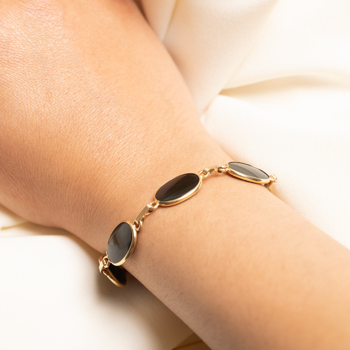 14K Six Stone Onyx Bracelet | 18.00ctw | 6.5"