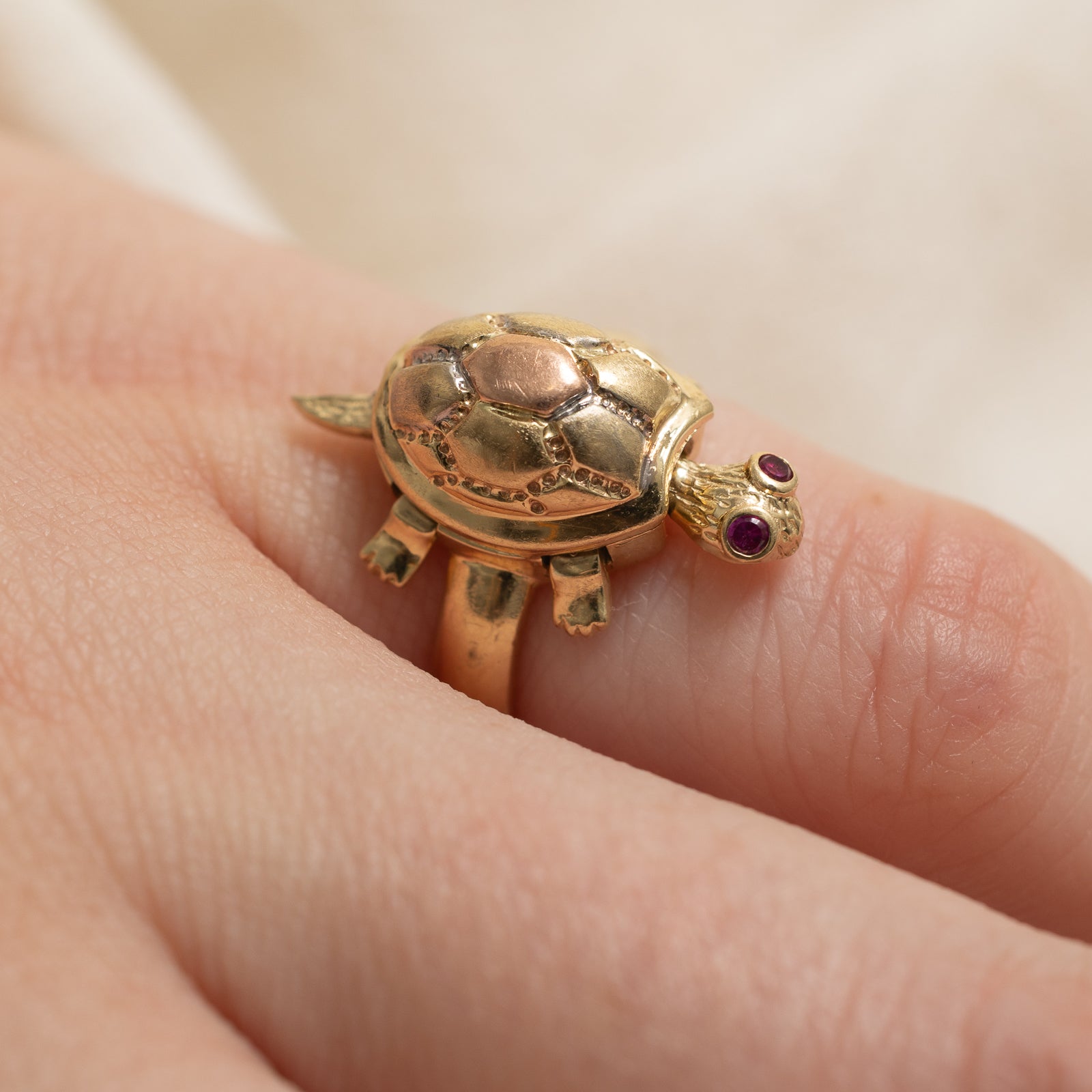 Synthetic Ruby Turtle Ring | 0.01ctw | SZ 4.5