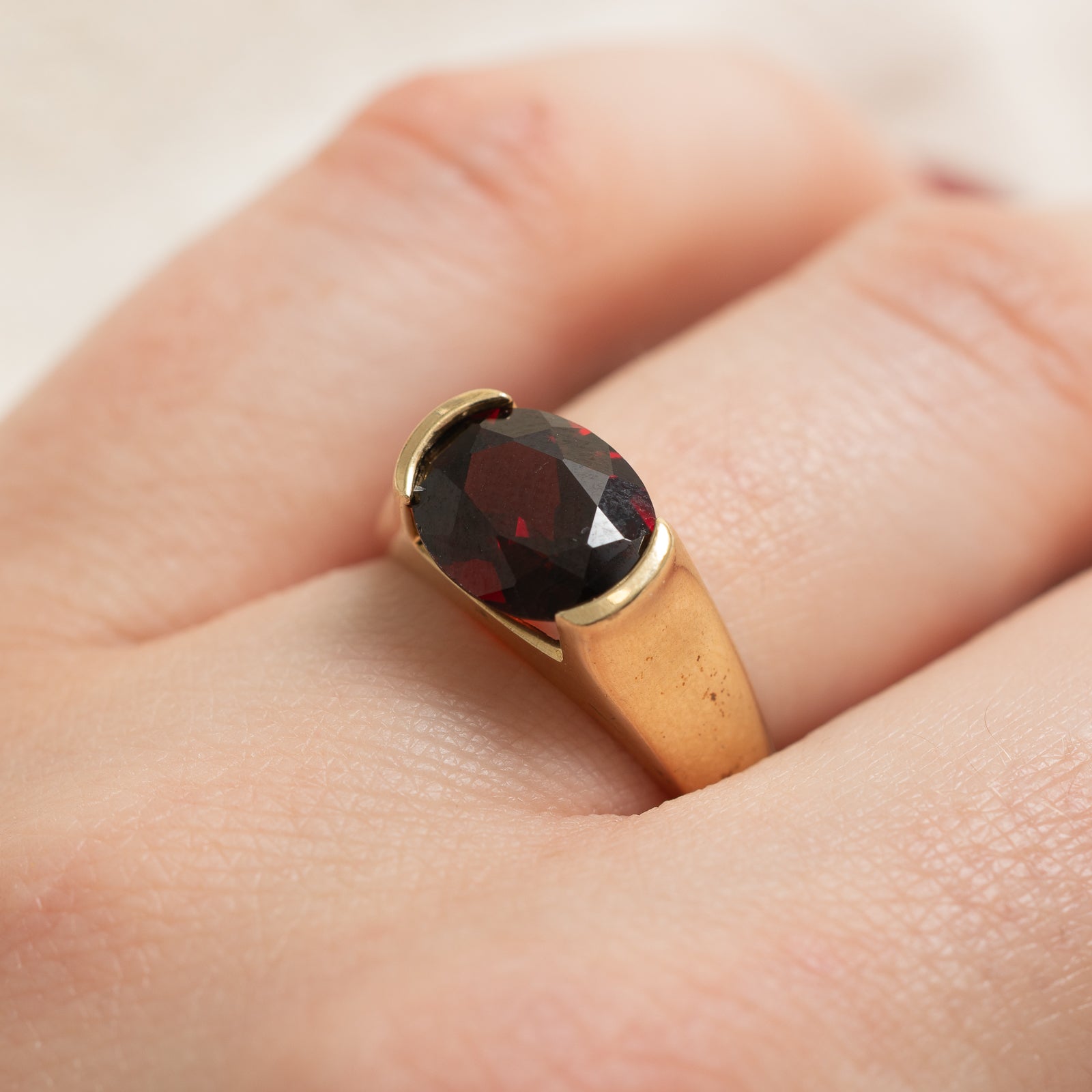 Bague solitaire Est-Ouest Grenat | 2,85 ct | Taille 6,25