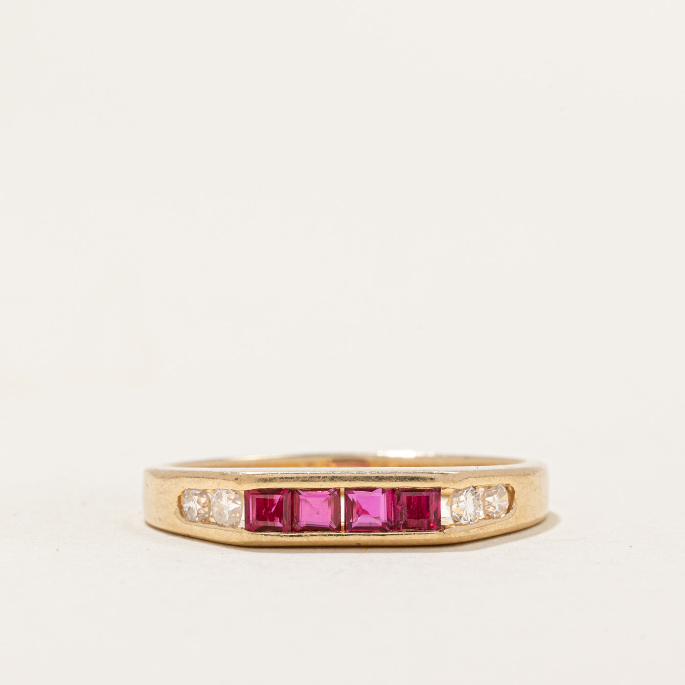 Bague sertie de rubis et de diamants | 0,18 ct x 0,18 ct | Taille 6,75