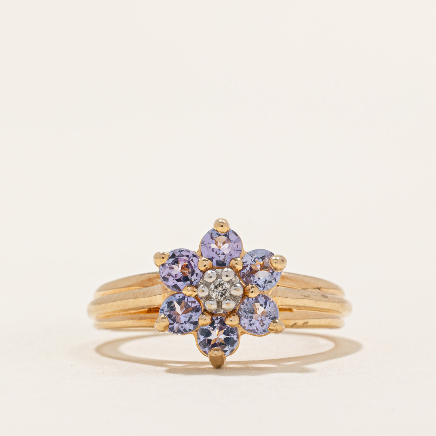 Bague pétale en tanzanite et diamants | 0,40 ct (0,01 ct au total) | Taille 6
