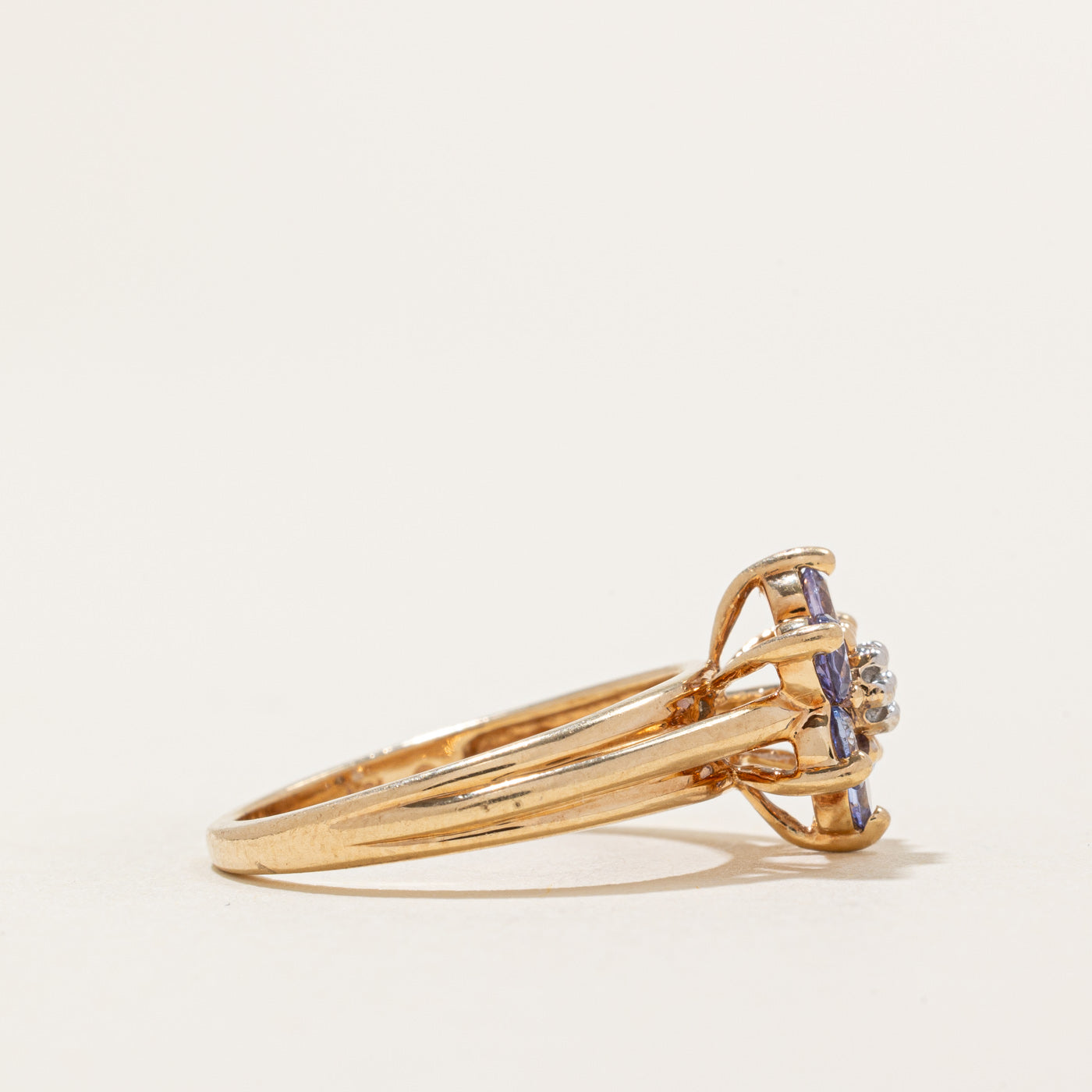 Bague pétale en tanzanite et diamants | 0,40 ct (0,01 ct au total) | Taille 6