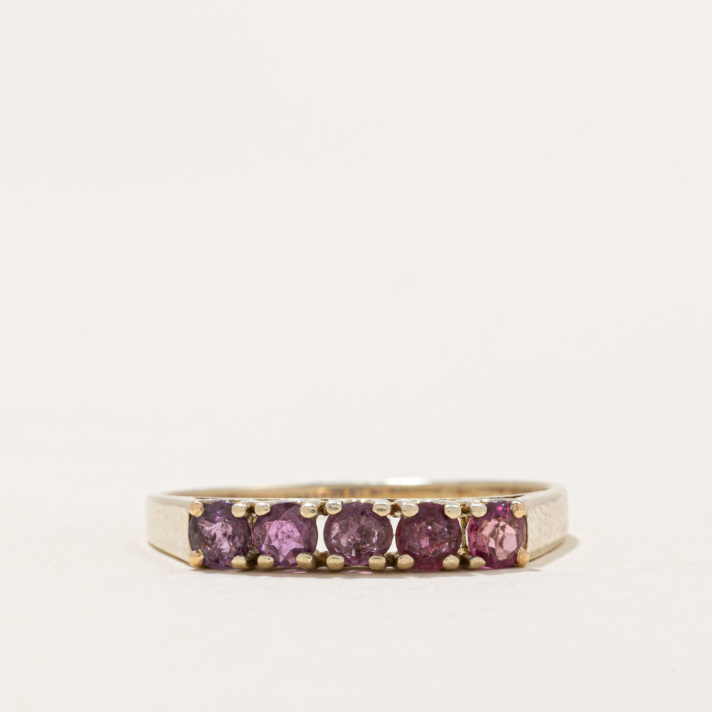 Bague cinq rubis | 0,34 ct | Taille 7,75