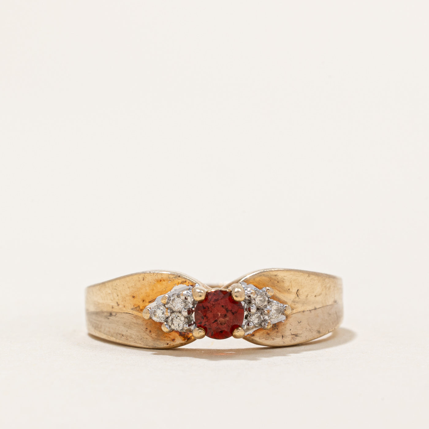 Garnet & Diamond Reverse Tapered Ring | 0.25ct, 0.05ctw | SZ 6.75
