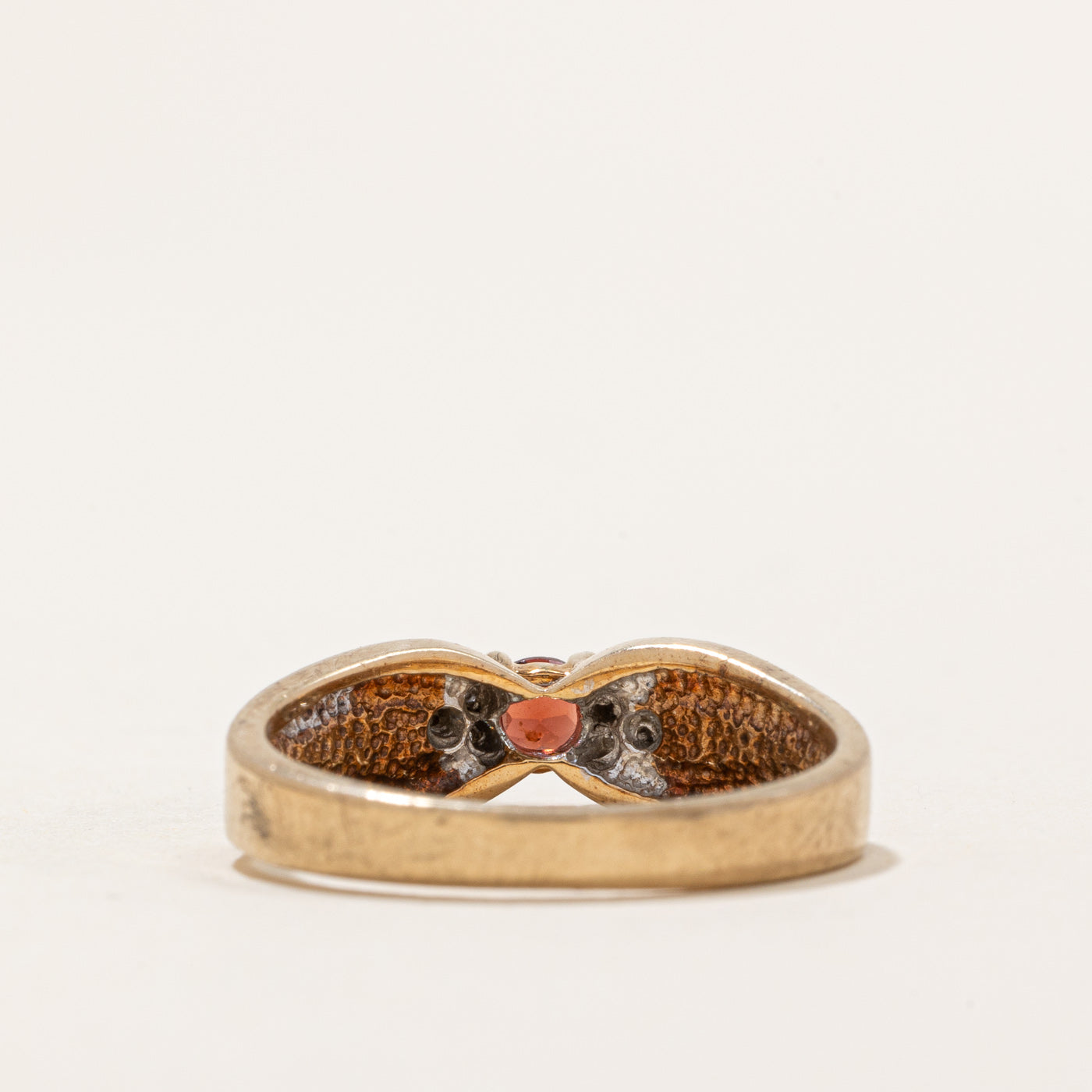 Garnet & Diamond Reverse Tapered Ring | 0.25ct, 0.05ctw | SZ 6.75