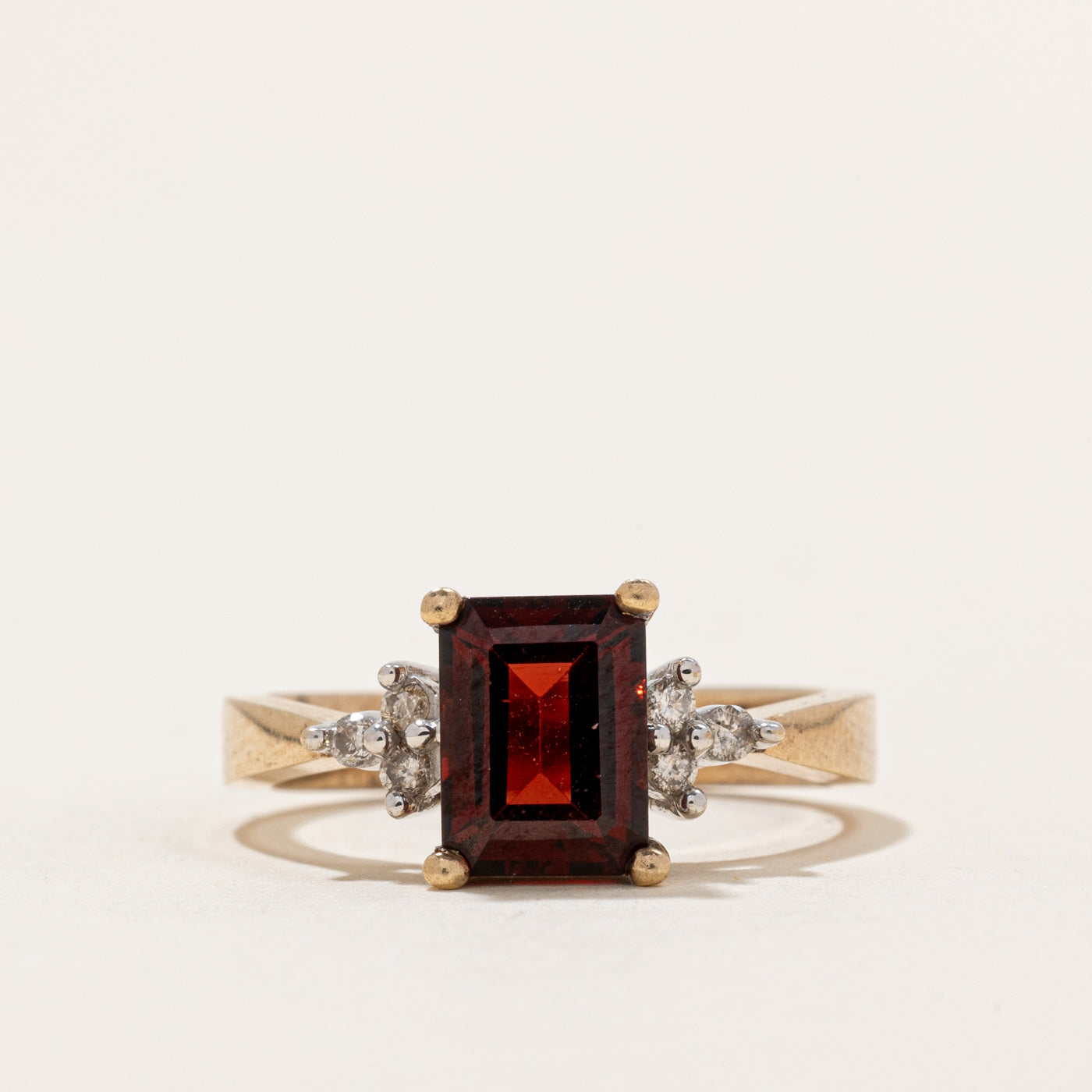Garnet & Diamond Reverse Tapered Ring | 2.00ct, 0.09ctw | SZ 6.5
