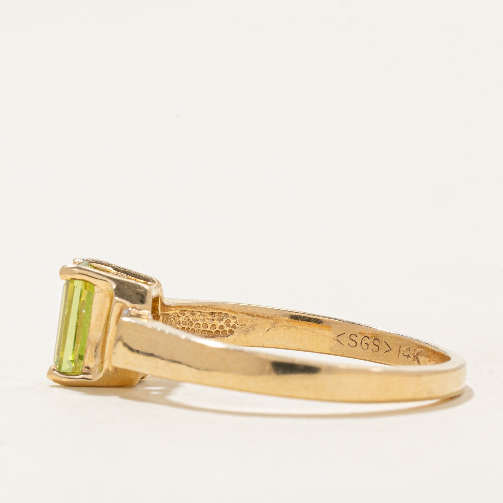 Emerald Cut Peridot & Diamond Ring | 0.95ct, 0.08ctw | SZ 8.25