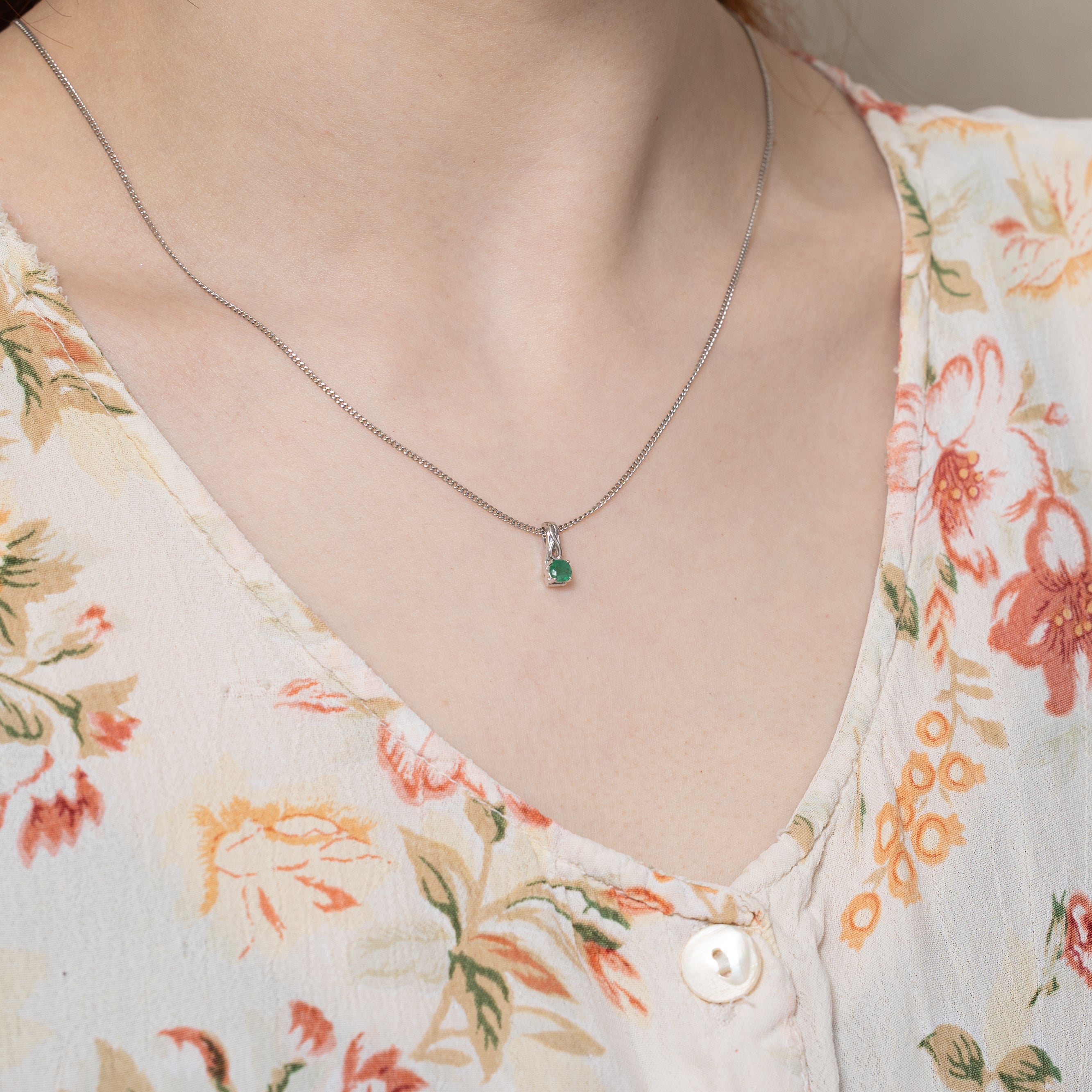 Round Cut Emerald Pendant | 0.27ct