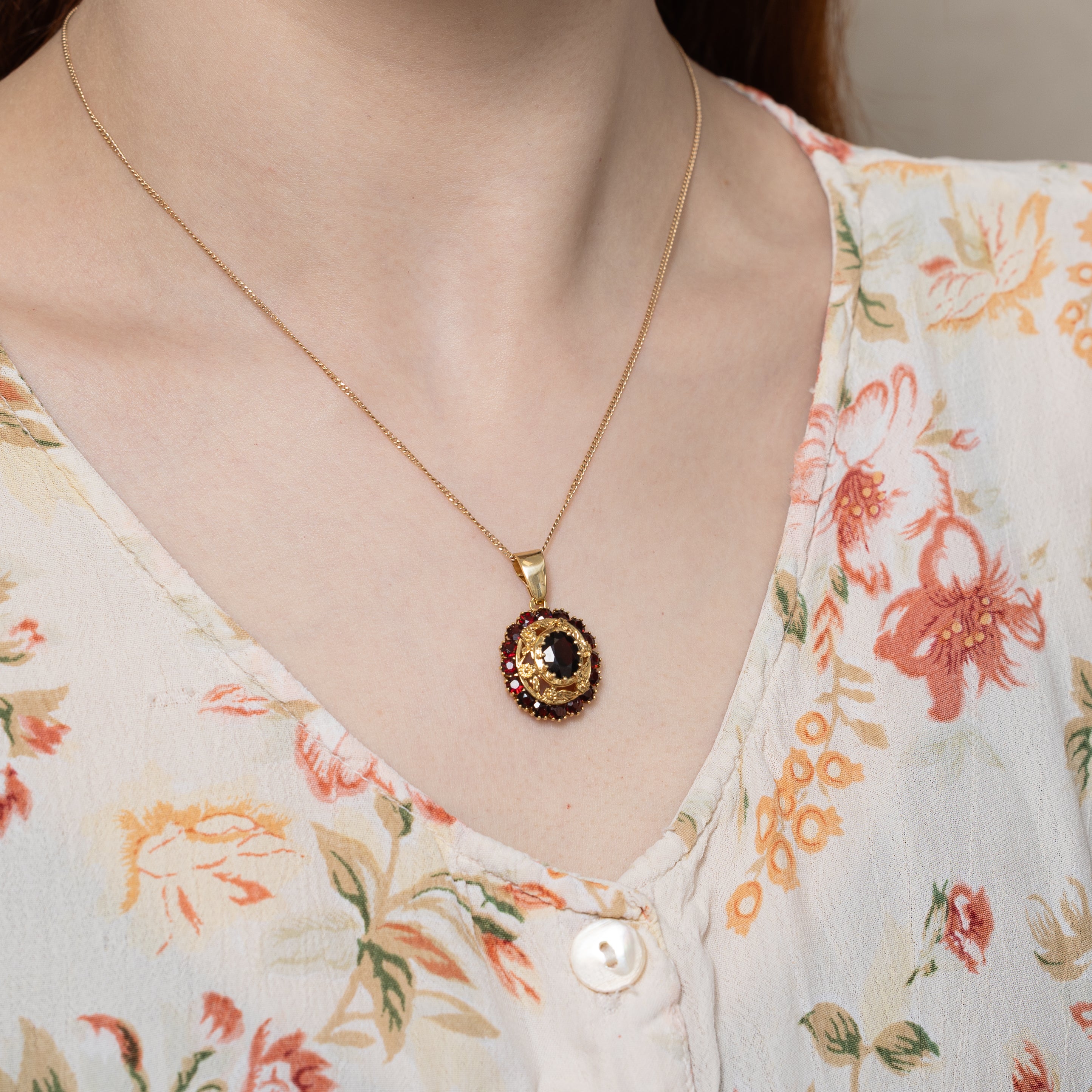 Italian 18k Yellow Gold & Garnet Pendant | 5.00ctw