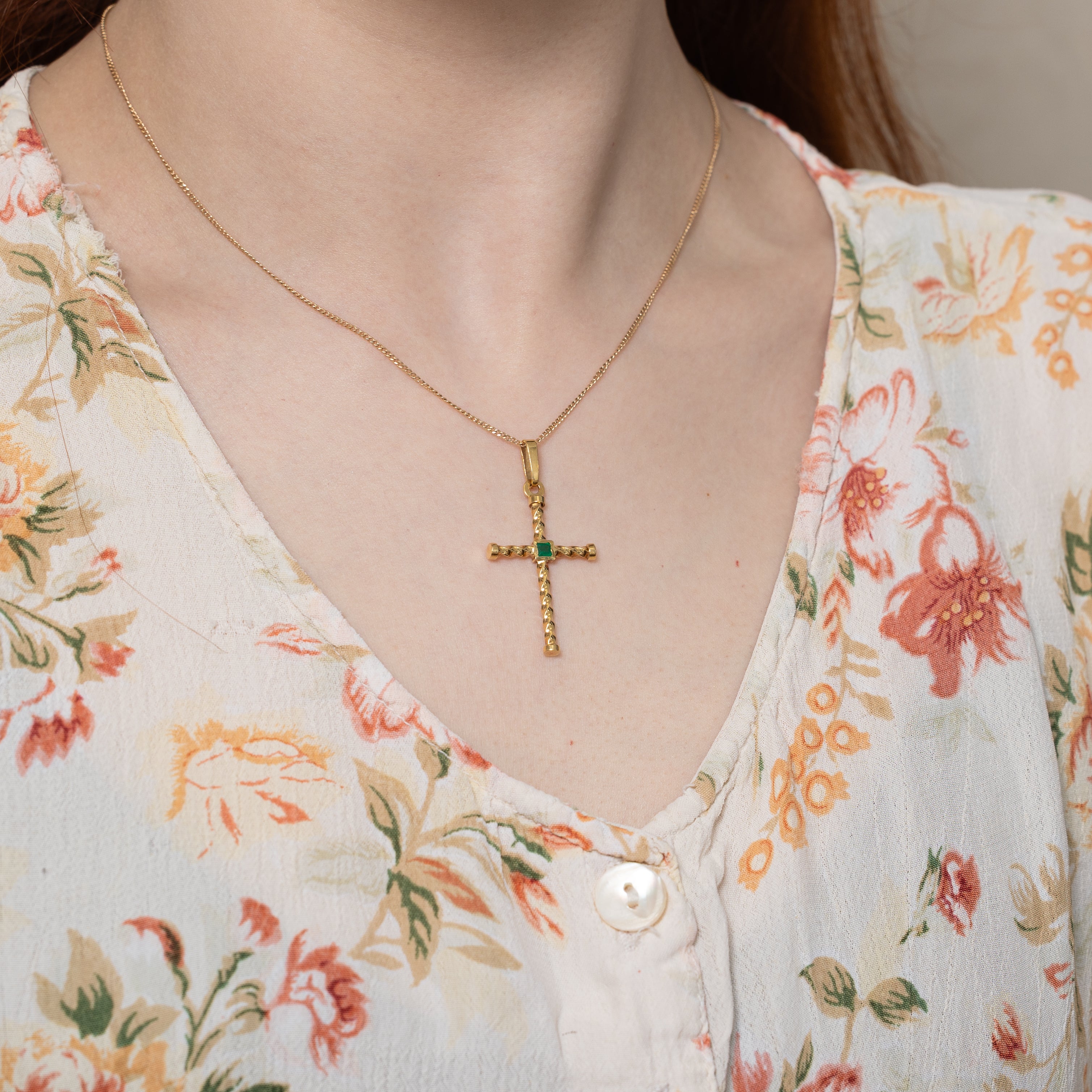 Vintage Italian 18k Emerald Cross Pendant | 0.10ct