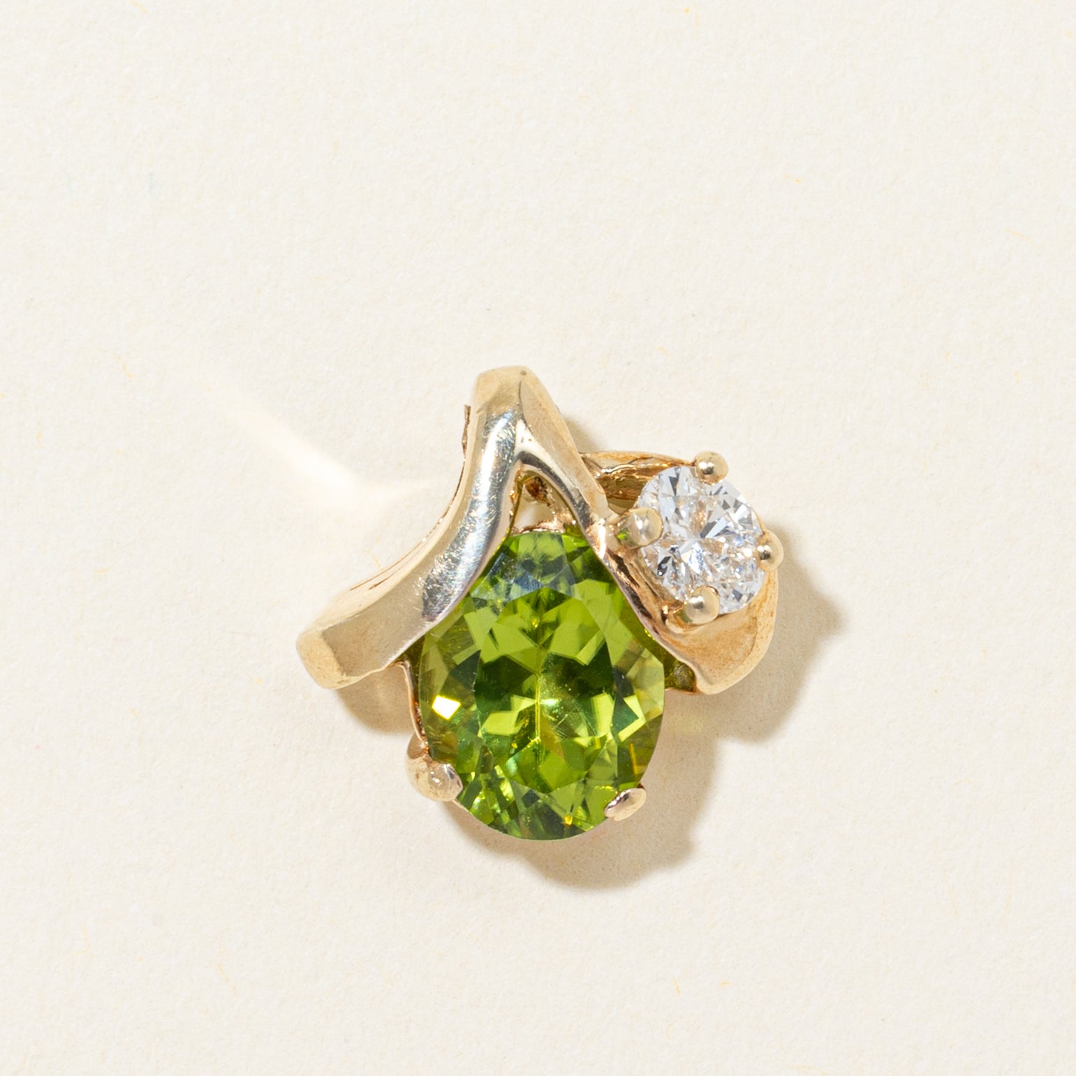 Peridot & Diamond Pendant | 2.00ct, 0.25ct
