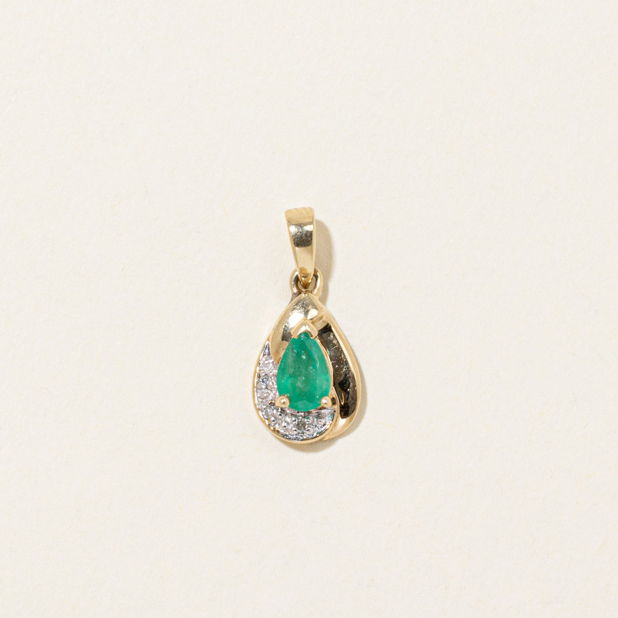 Pear Cut Emerald & Diamond Pendant | 0.30ct, 0.02ctw