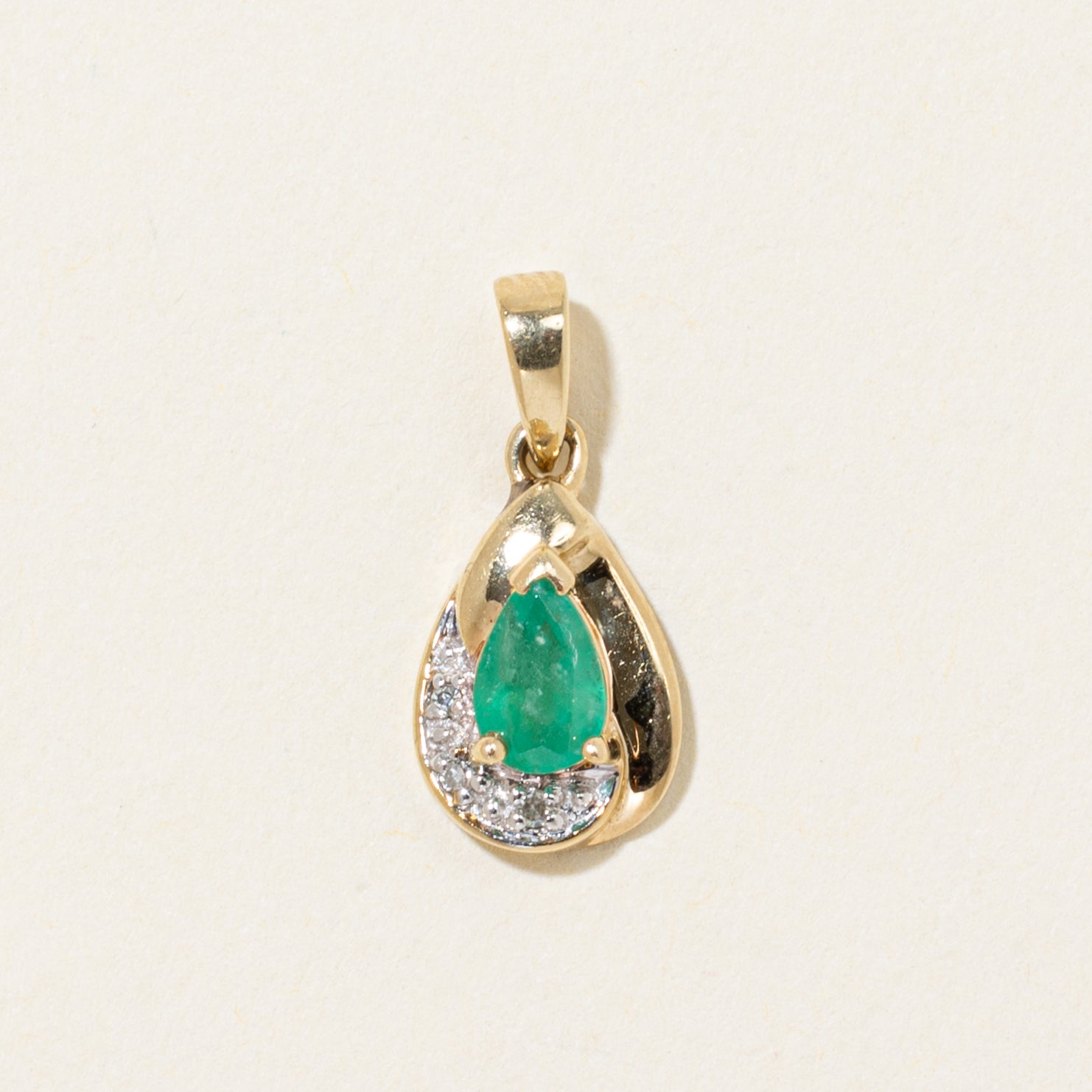 Pear Cut Emerald & Diamond Pendant | 0.30ct, 0.02ctw
