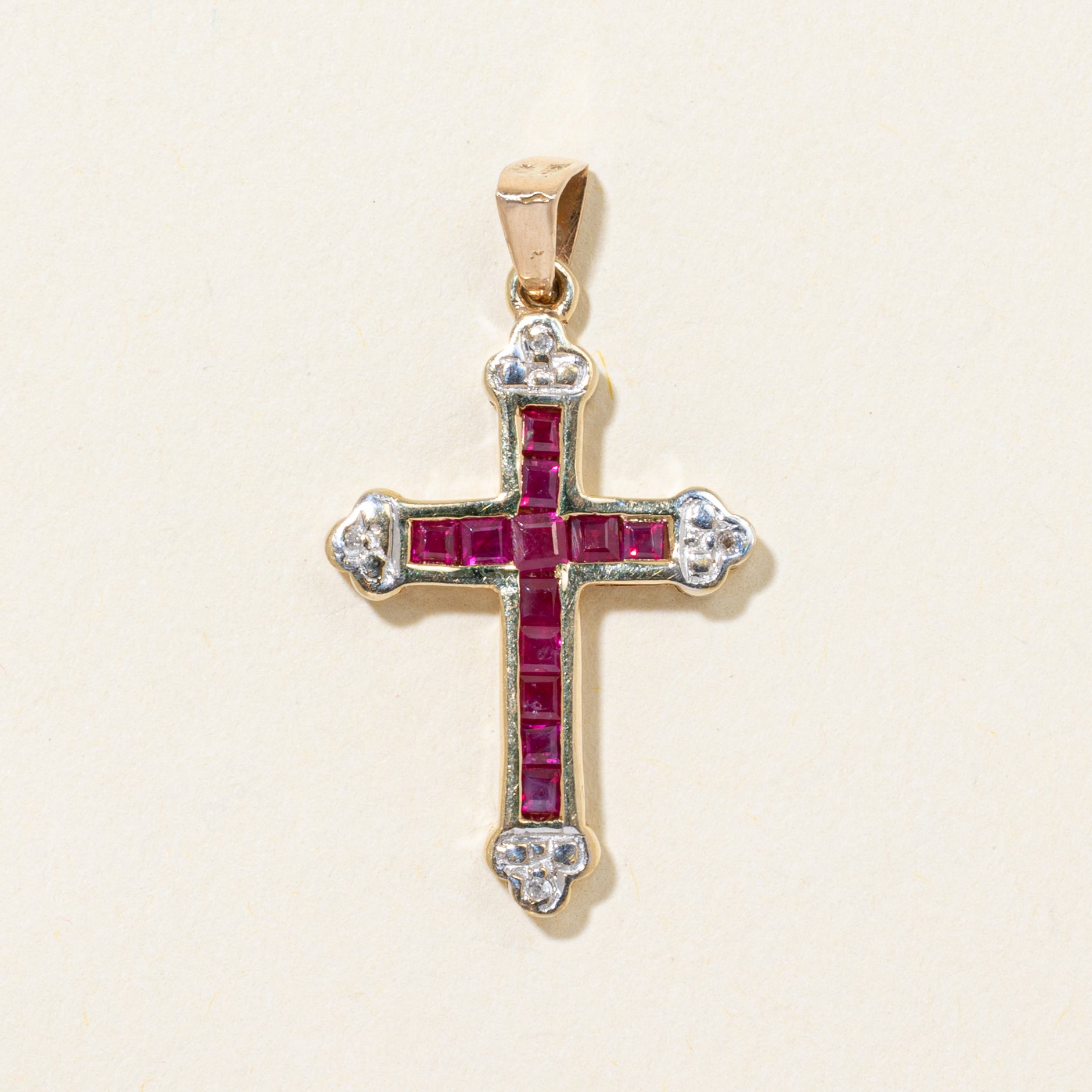 Pendentif croix rubis et diamants | 0,50 ct, 0,02 ct