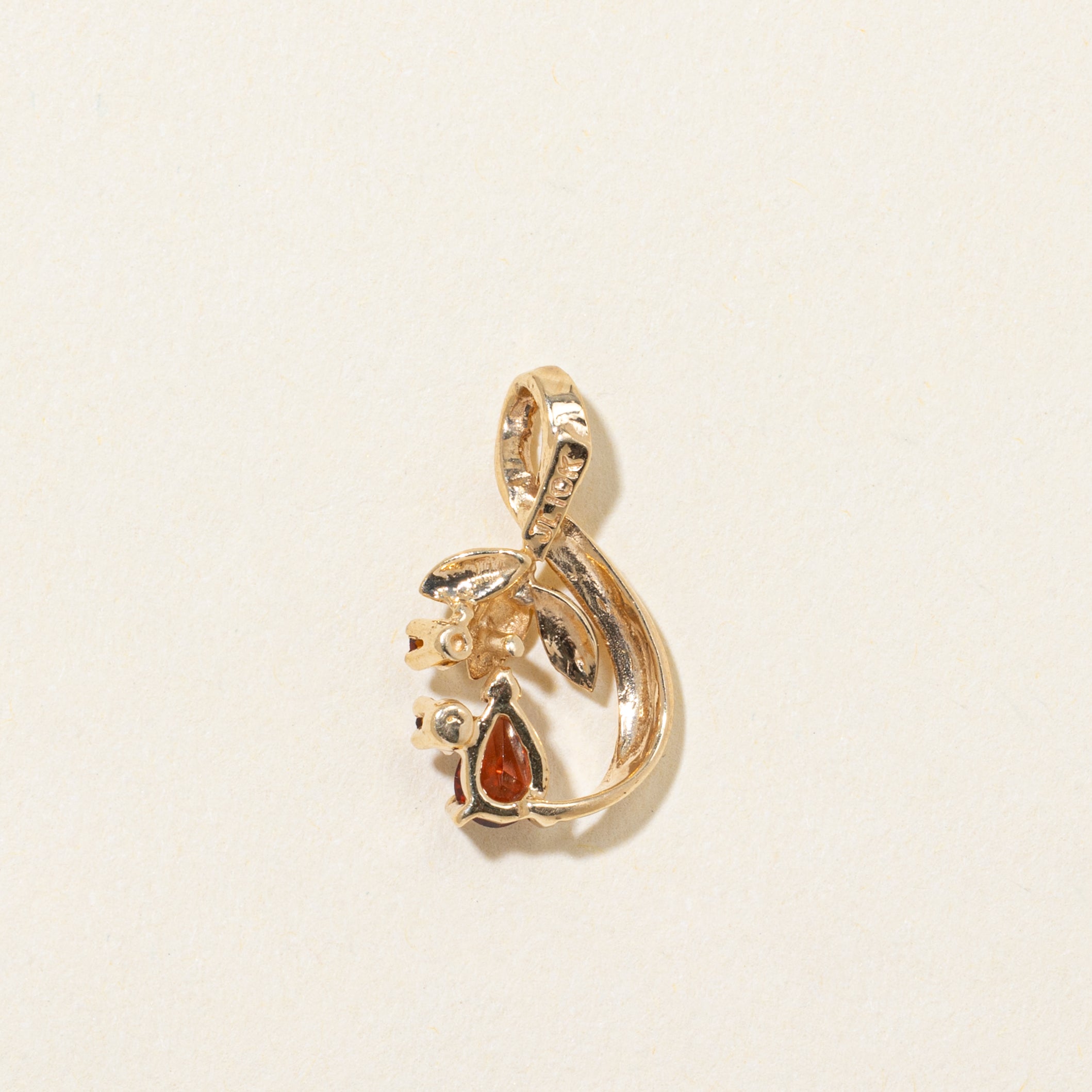 Garnet Floral Design Pendant | 0.20ctw