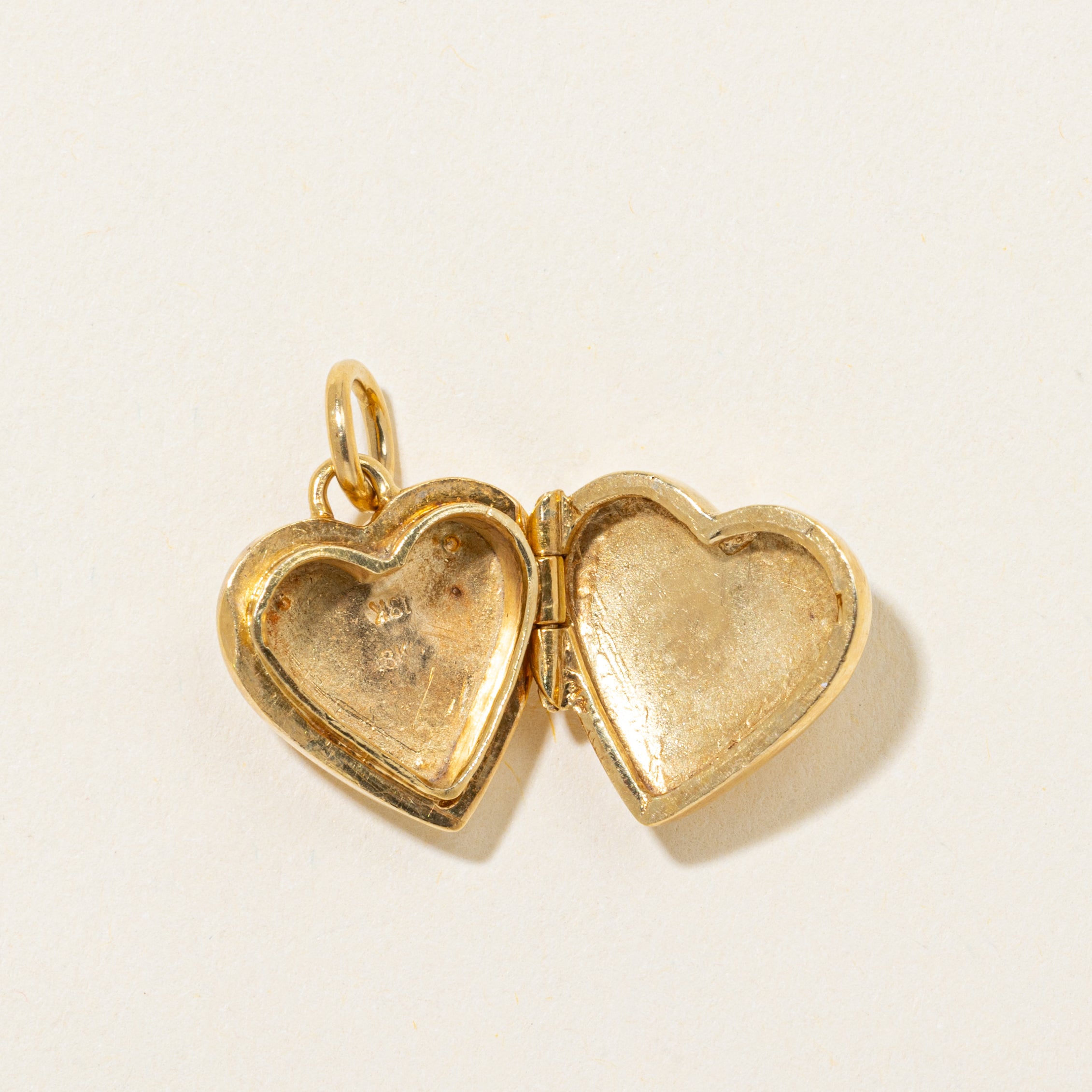 Diamond & Emerald Heart Locket Pendant | 0.14ctw | 0.14ctw