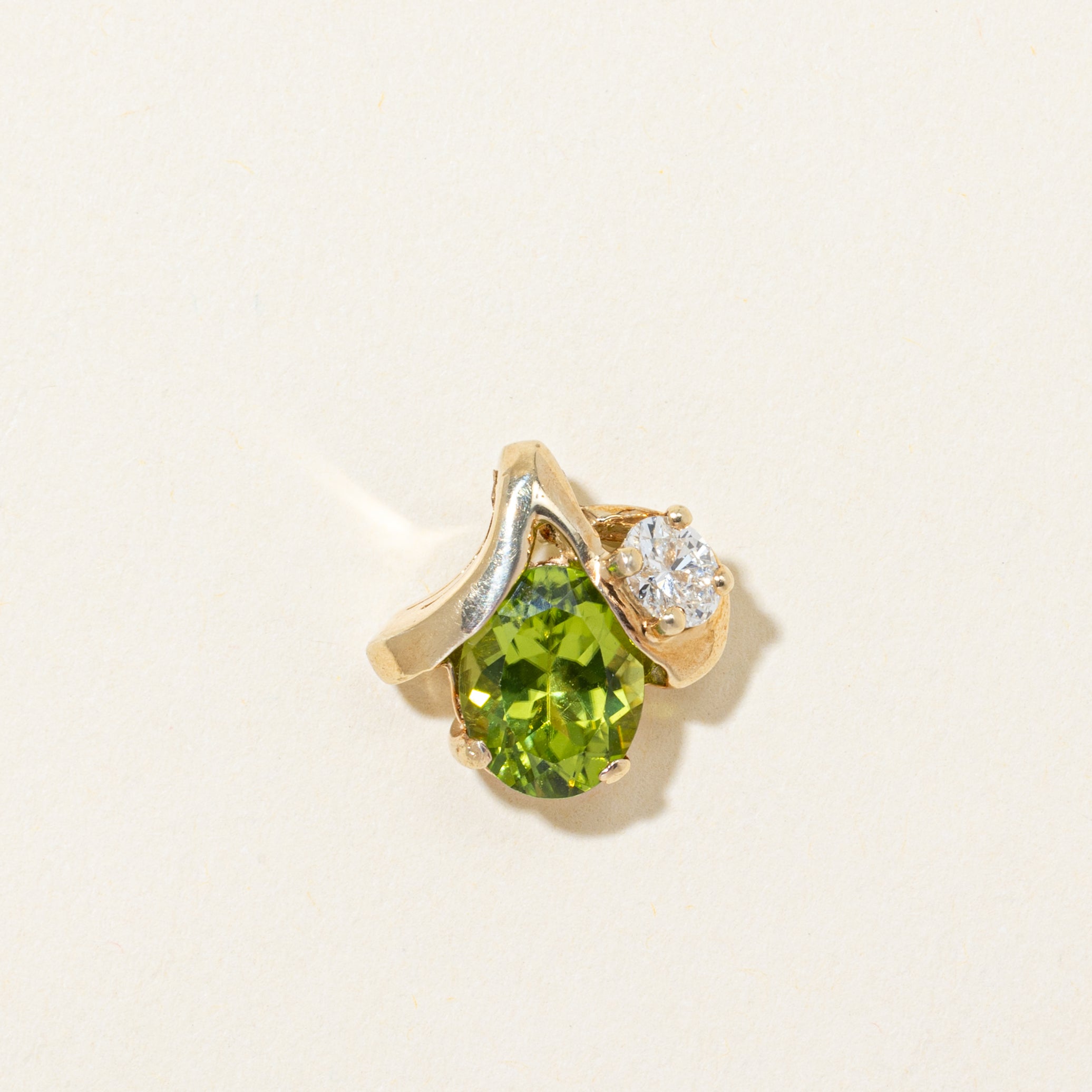 Peridot & Diamond Pendant | 2.00ct, 0.25ct