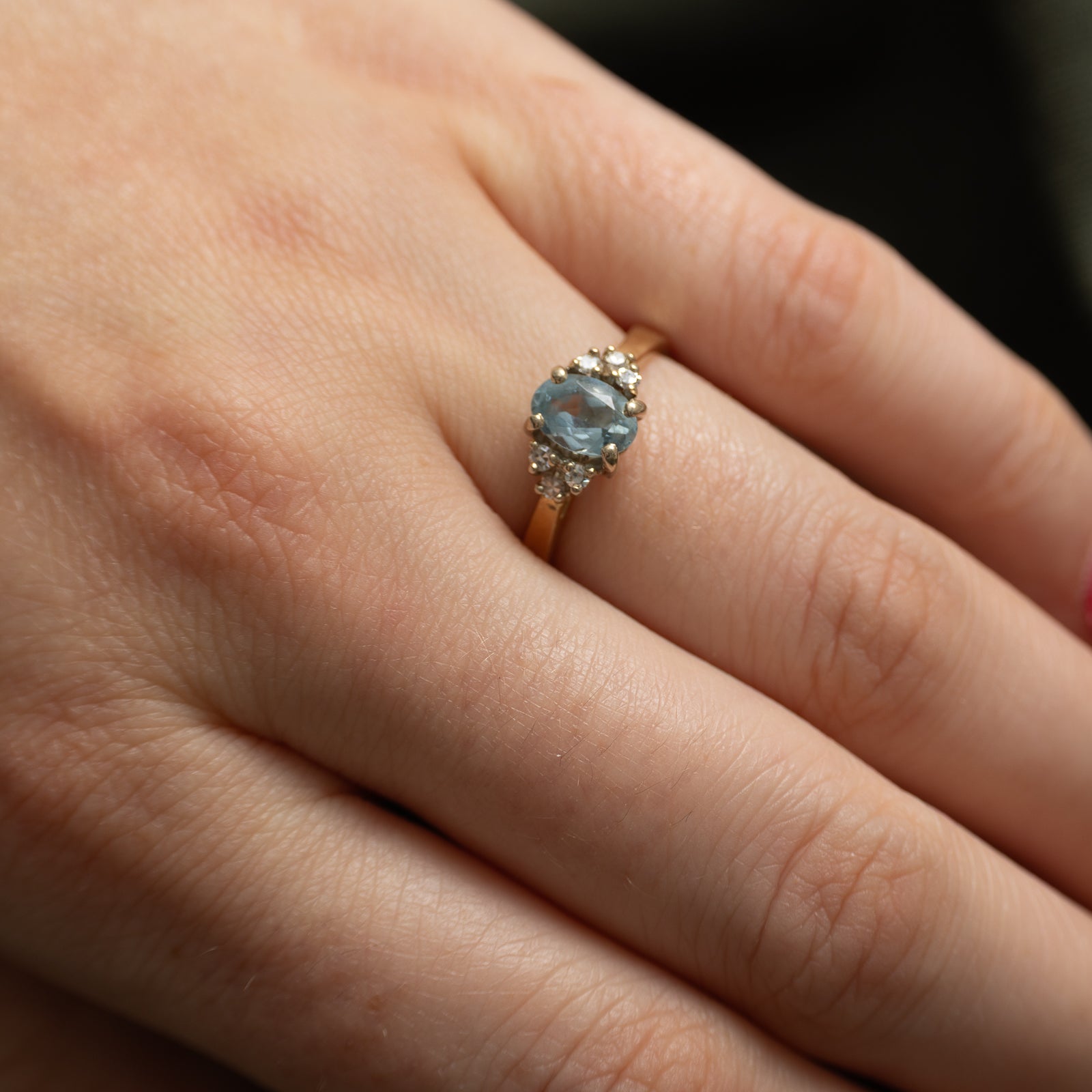 Bague en aigue-marine taille ovale et diamants | 0,62 ct, 0,18 ct au total | Taille 6,25