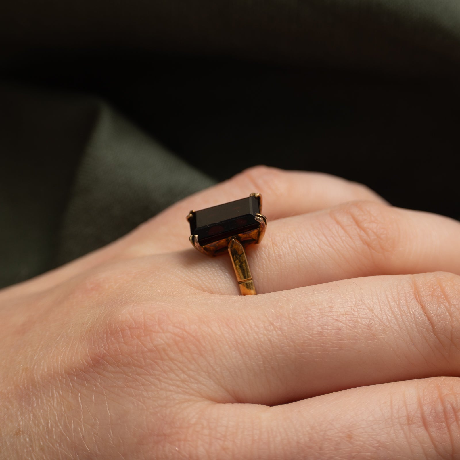 Bague en grenat taille émeraude | 5,00 ct | Taille 6,25