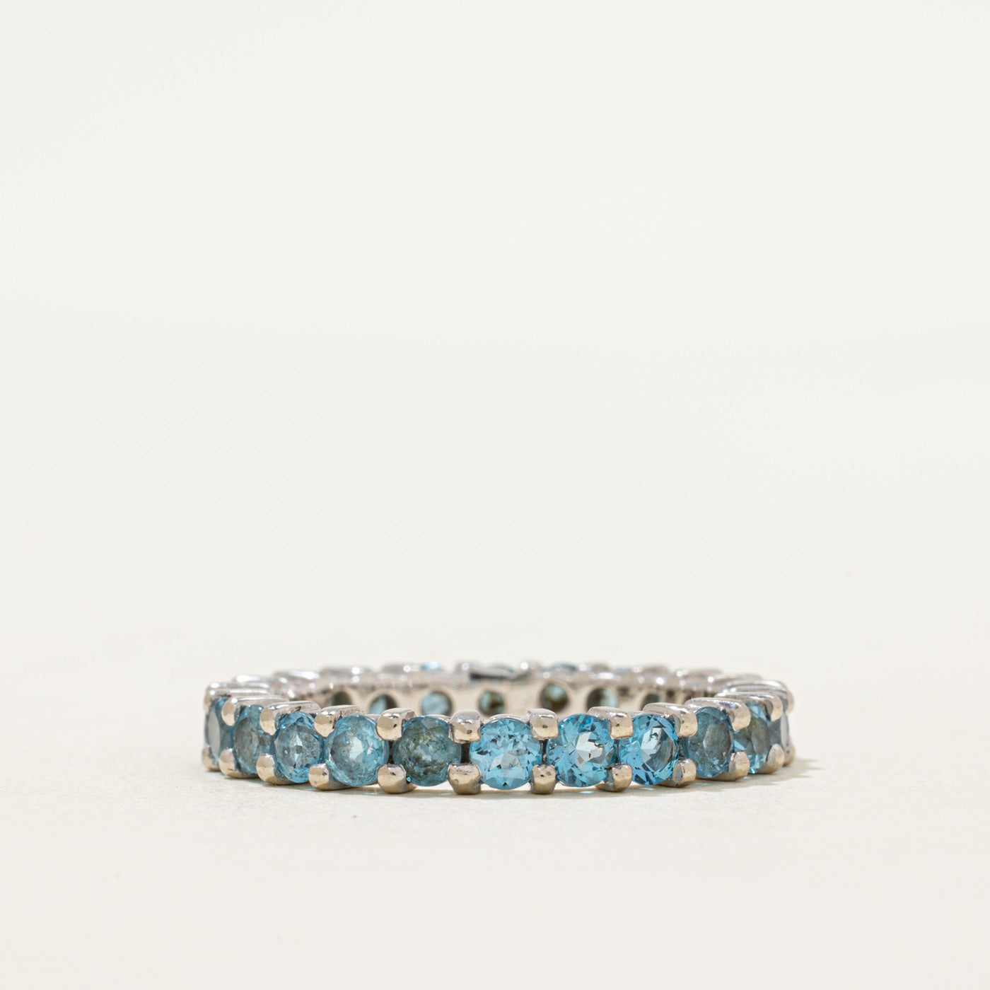 Bague en topaze bleue Eternity | 2,20 ct | Taille 9