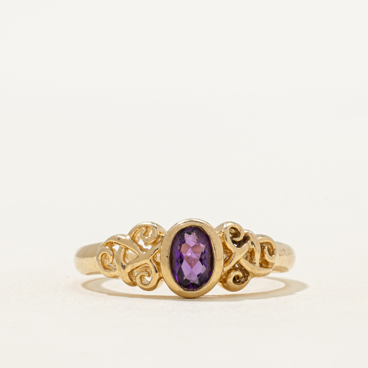 Bague en améthyste sertie clos | 0,36 ct | Taille 8,25