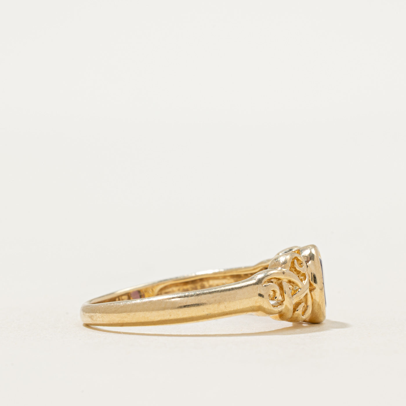 Bague en améthyste sertie clos | 0,36 ct | Taille 8,25