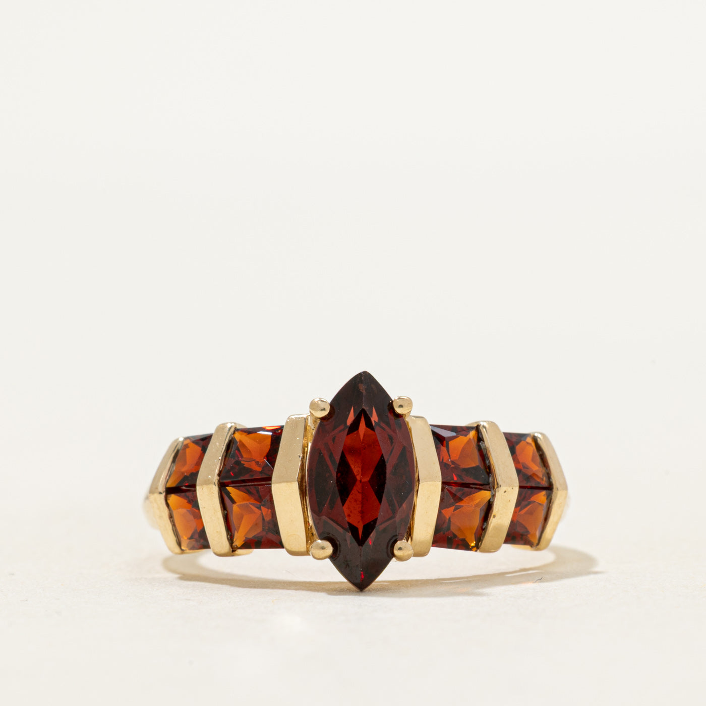 Bague cocktail en grenat | 2,20 ct | Taille 7,75