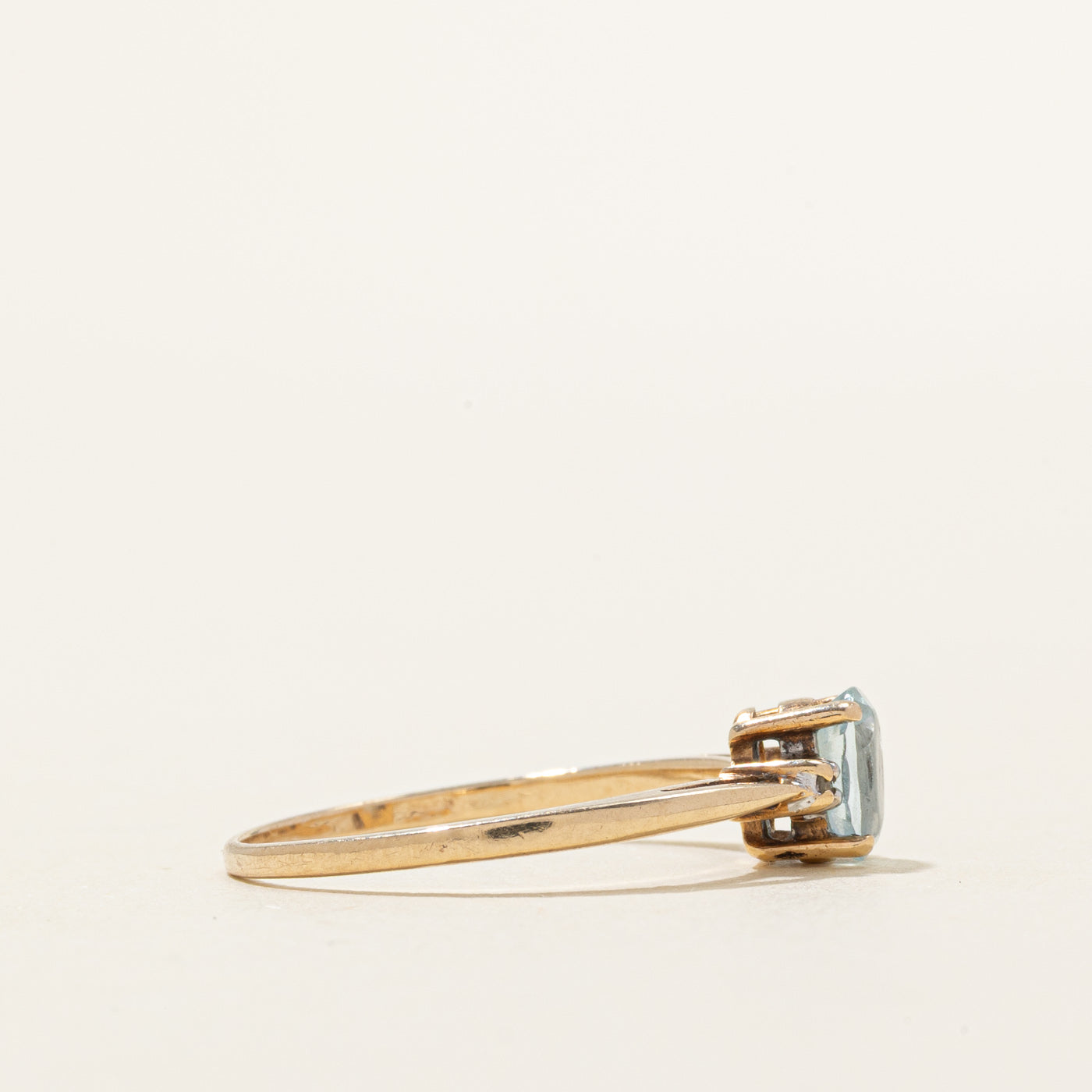 Oval Cut Aquamarine & Diamond Ring | 0.35ct, 0.005ctw | SZ 7