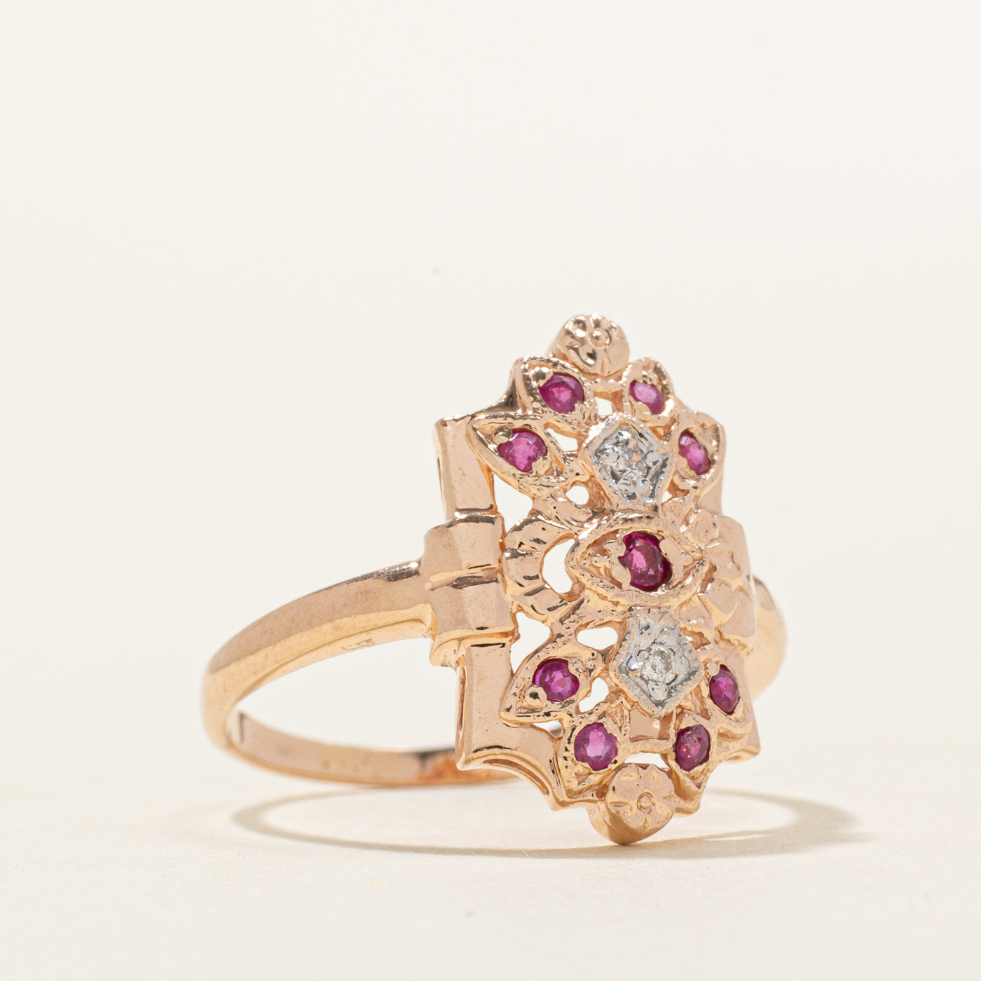 Bague sertie de rubis et de diamants | 0,14 ct, 0,02 ct | Taille 6