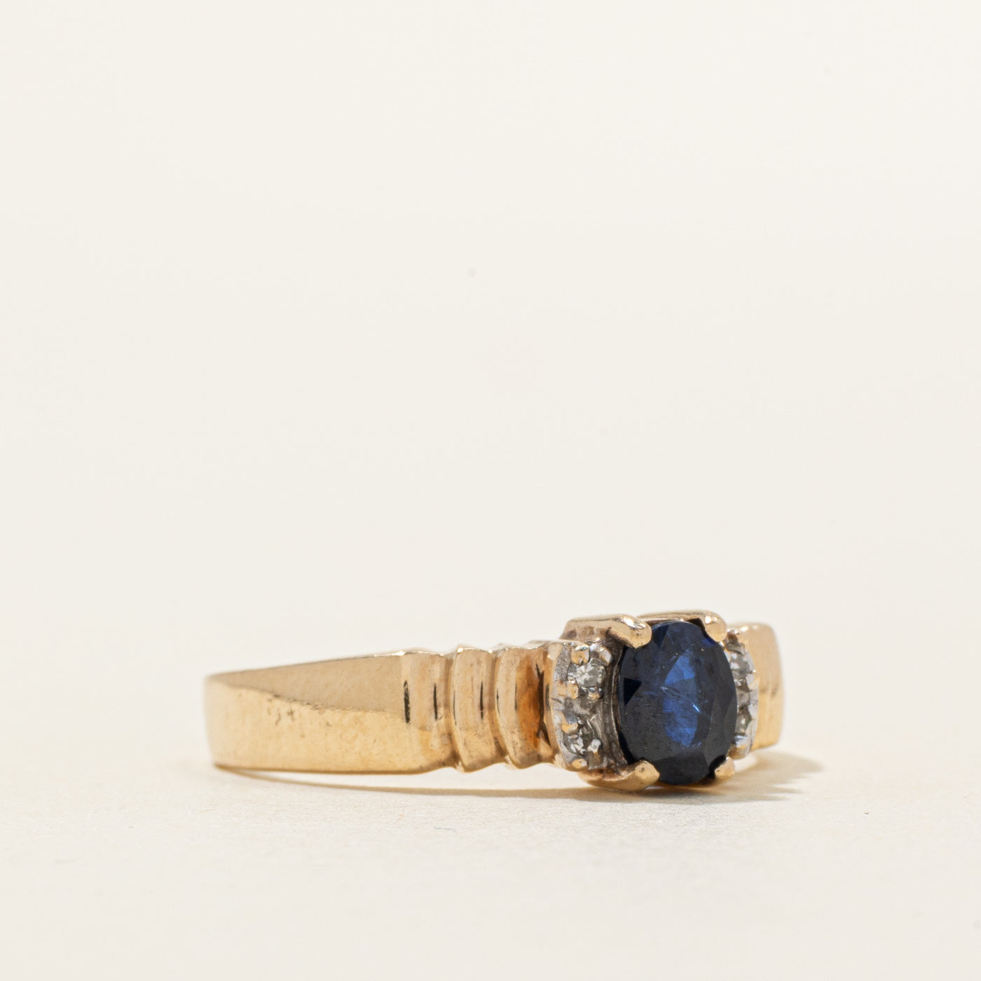 Sapphire & Diamond Fluted Ring | 0.58ct, 0.04ctw | SZ 7
