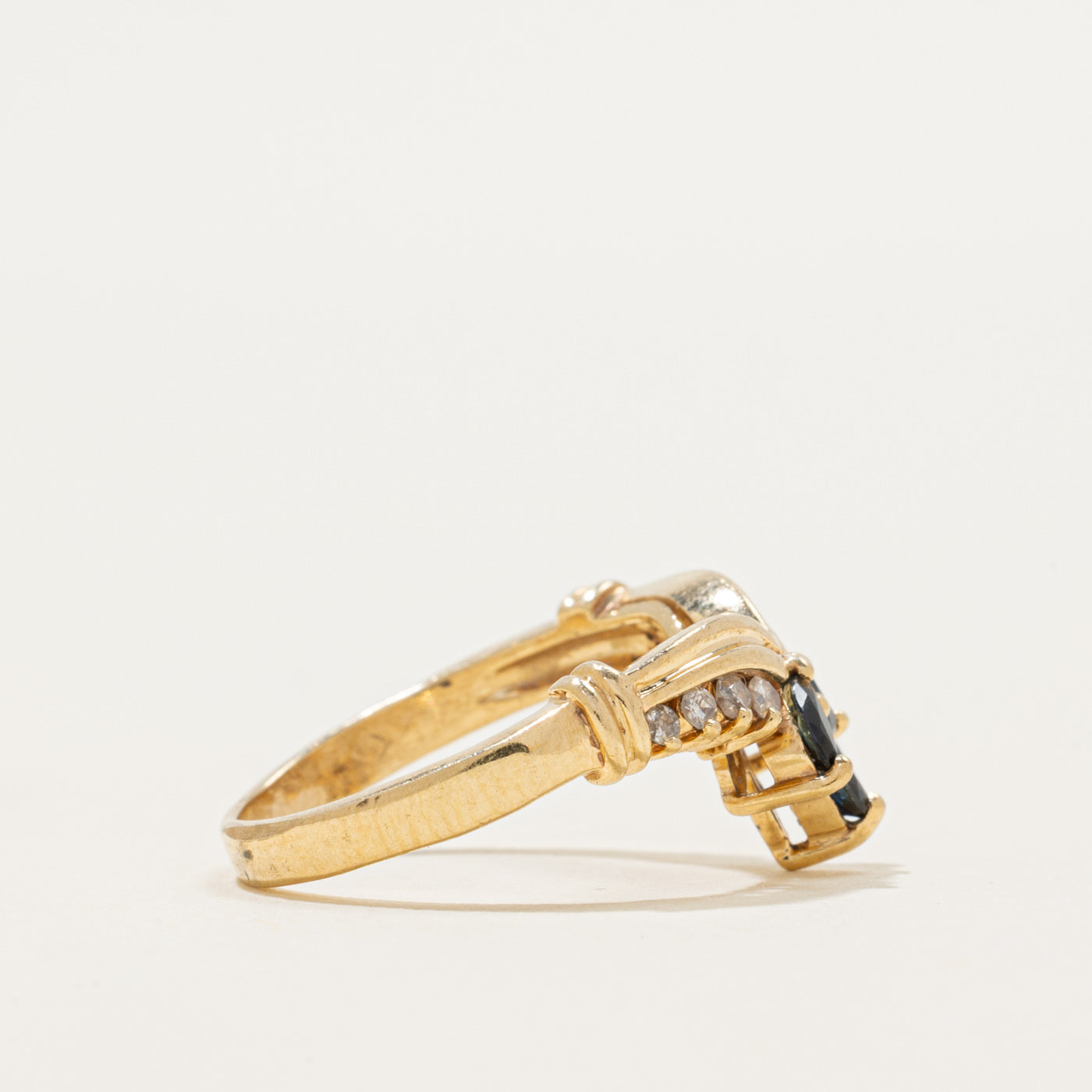 Sapphire & Diamond Grooved Chevron Ring | 0.20ctw, 0.08ctw | SZ 3.75