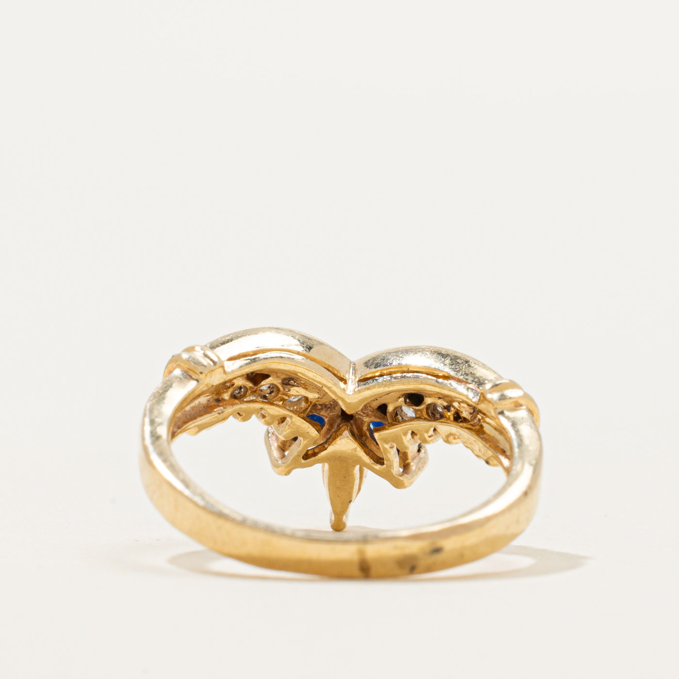 Sapphire & Diamond Grooved Chevron Ring | 0.20ctw, 0.08ctw | SZ 3.75