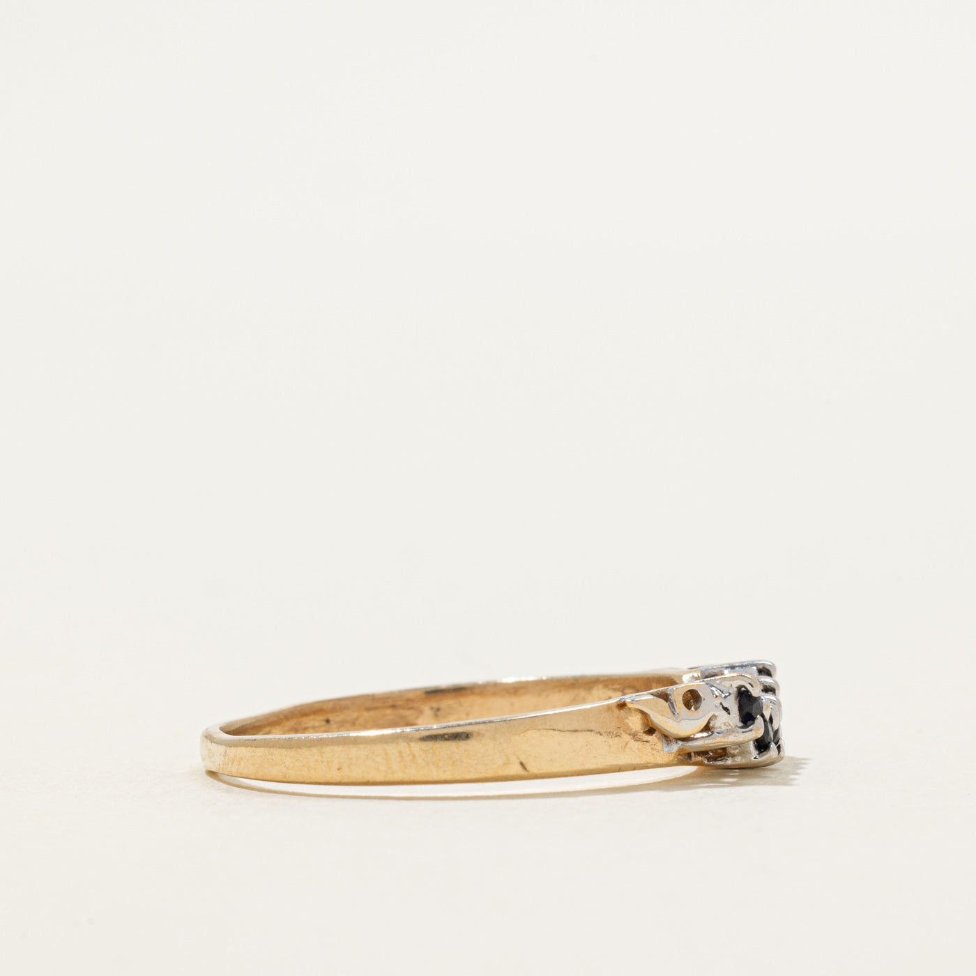 Basket Set Sapphire Contour Ring | 0.14ctw | SZ 9.5