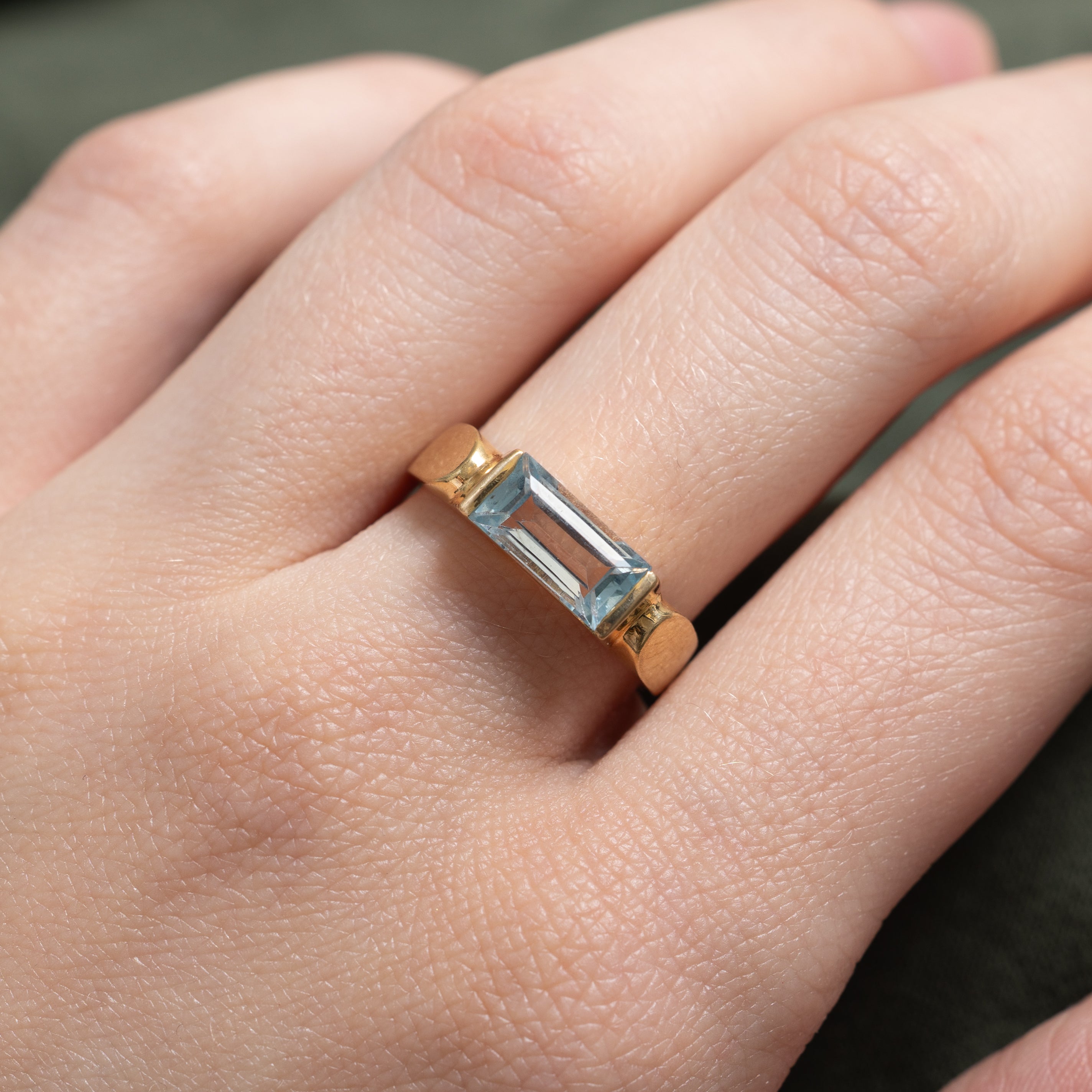 Bague topaze taille rectangulaire est-ouest | 1,60 ct | Taille 7