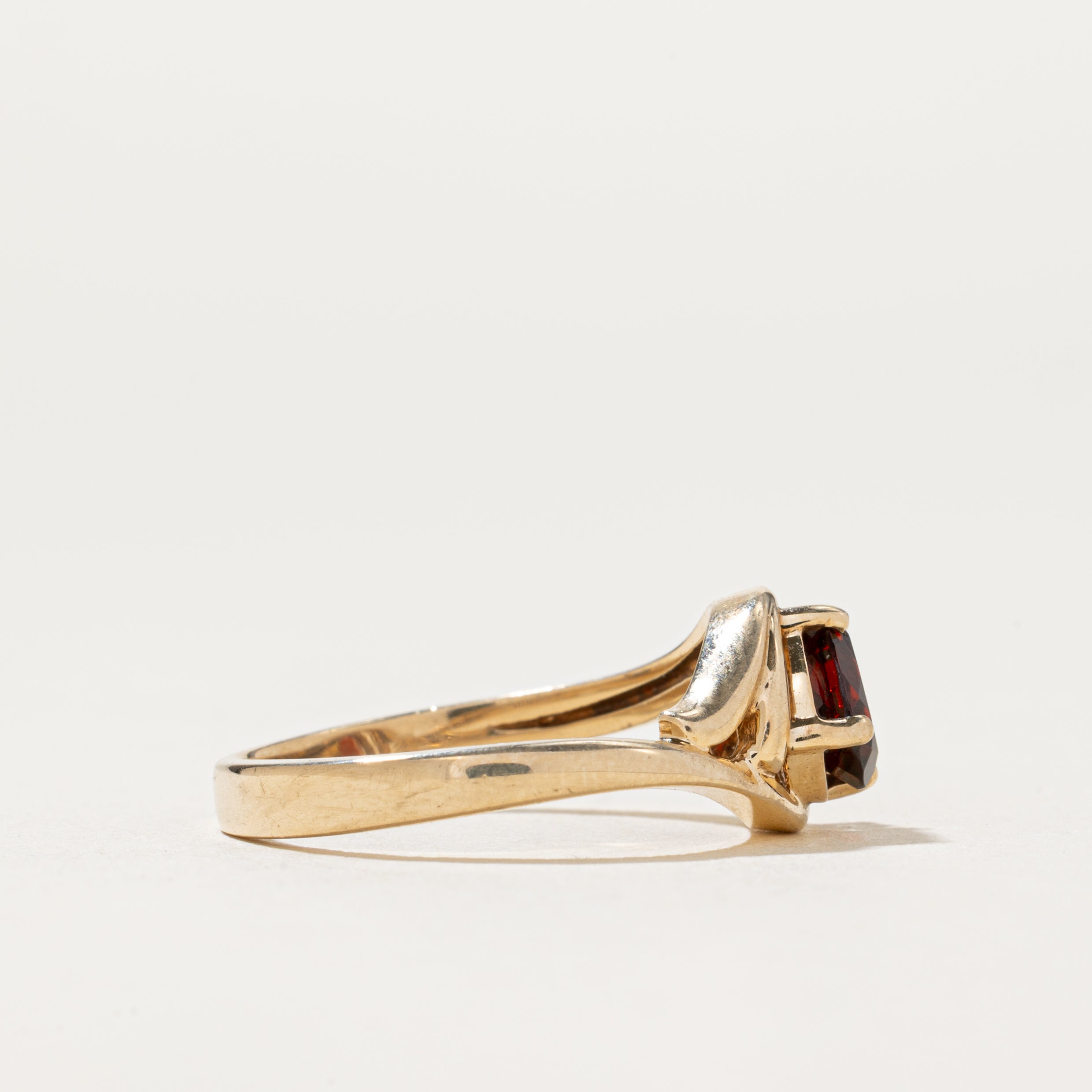 Oval Cut Garnet & Diamond Ring | 0.75ct, 0.01ct | SZ 6.75