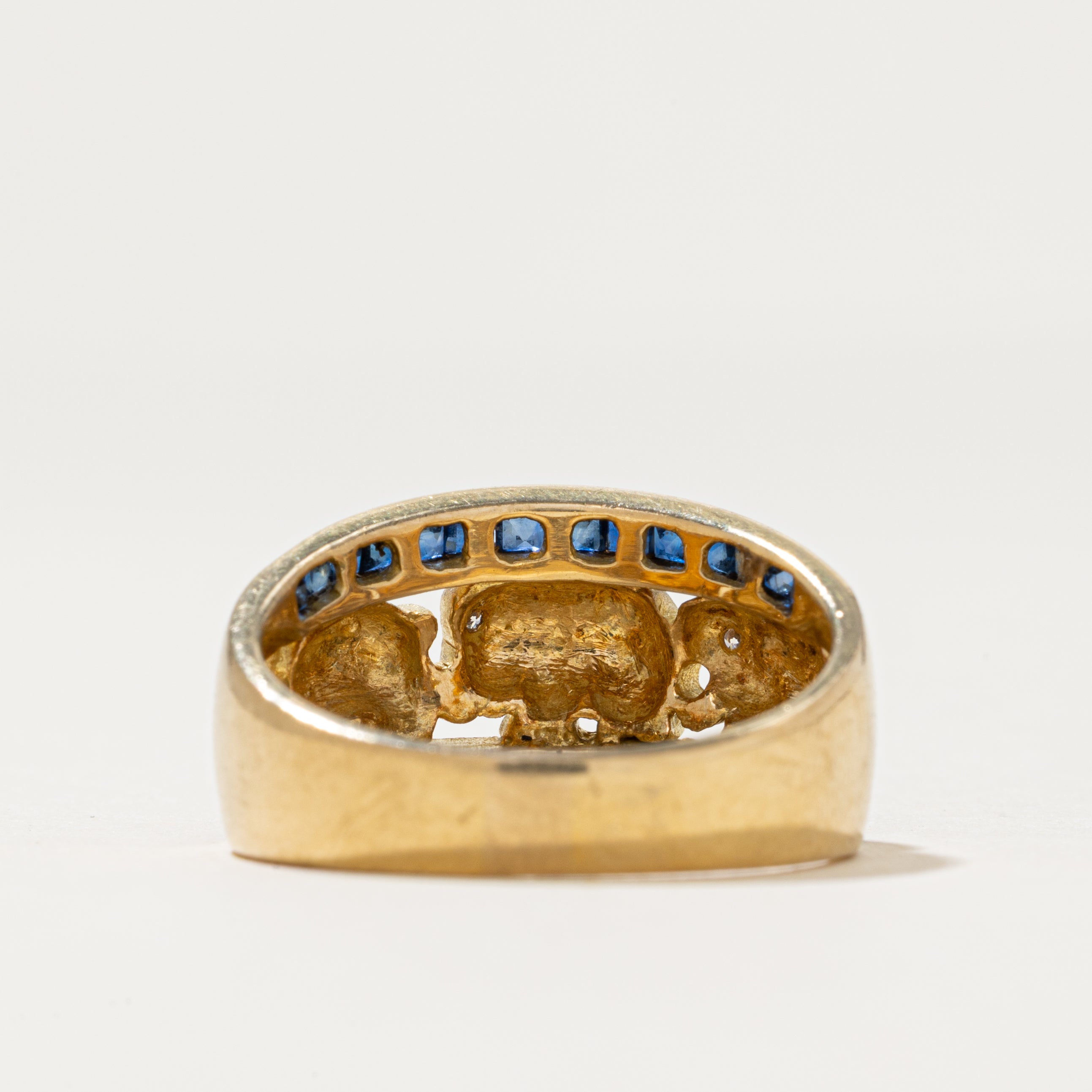 Bague éléphant en saphir et diamants | 0,86 ct, 0,02 ct | Taille 8