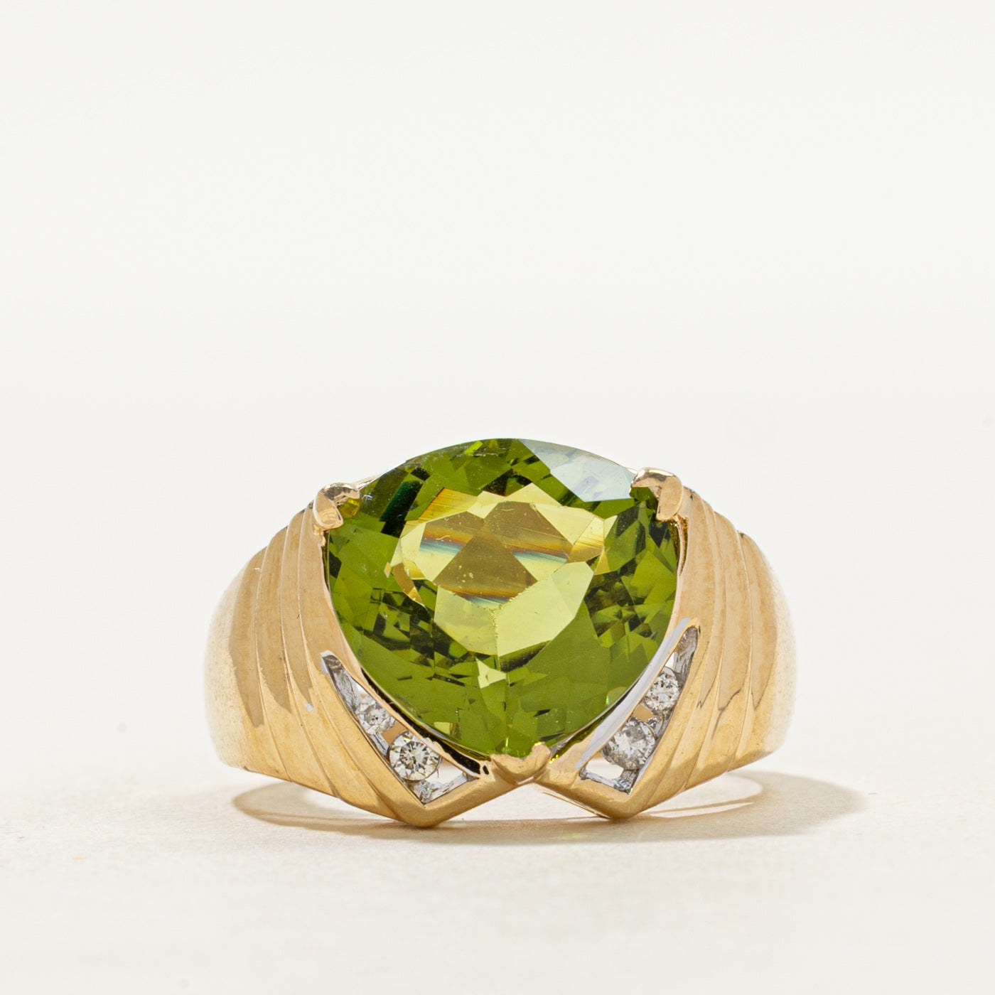 Trillion Cut Green Paste Glass & Diamond Grooved Cocktail Ring | 6.00ct, 0.06ctw | SZ 7.25