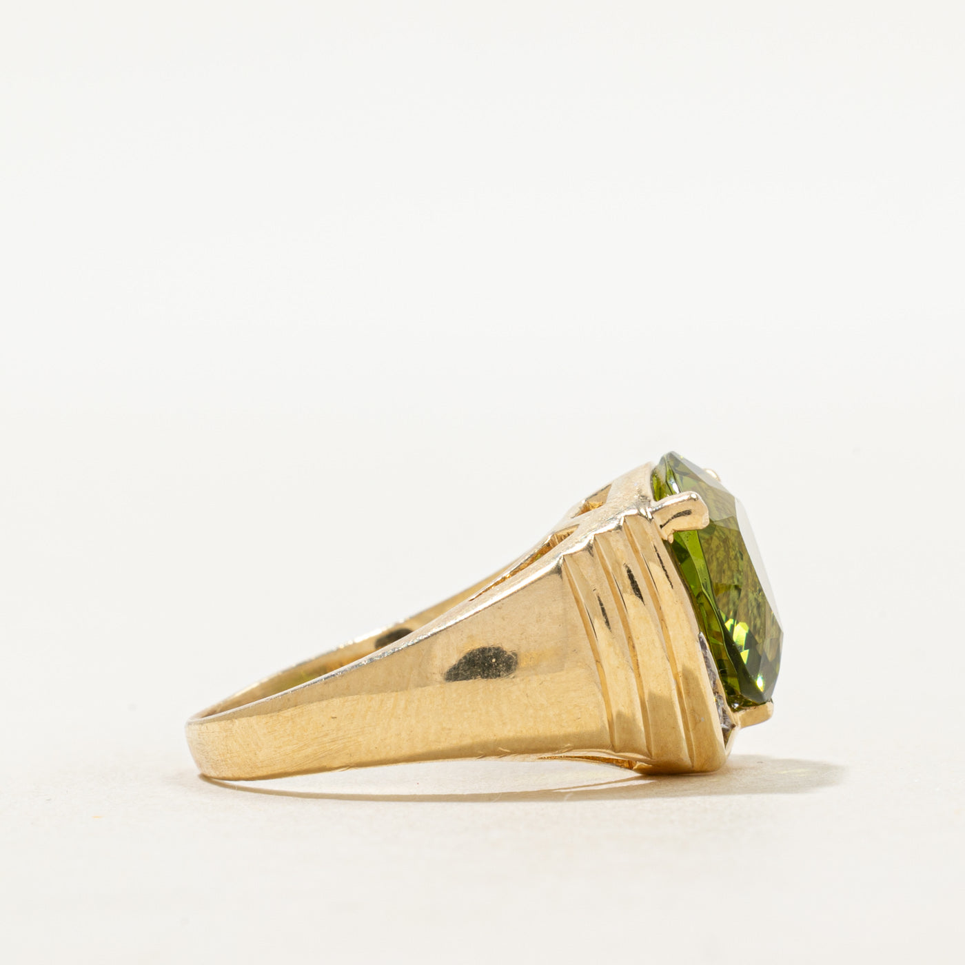 Trillion Cut Green Paste Glass & Diamond Grooved Cocktail Ring | 6.00ct, 0.06ctw | SZ 7.25