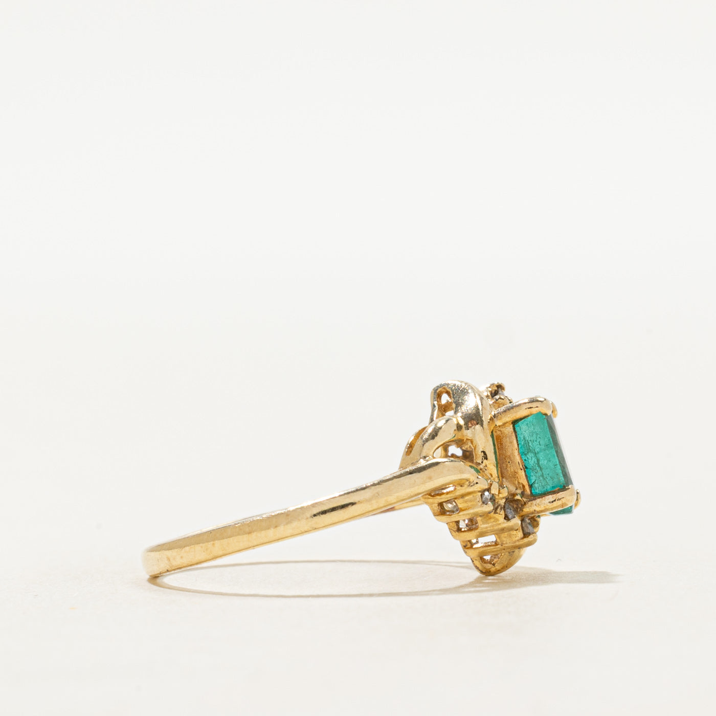 Basket Set Emerald & Diamond Ring | 0.66ct, 0.06ctw | SZ 6.5