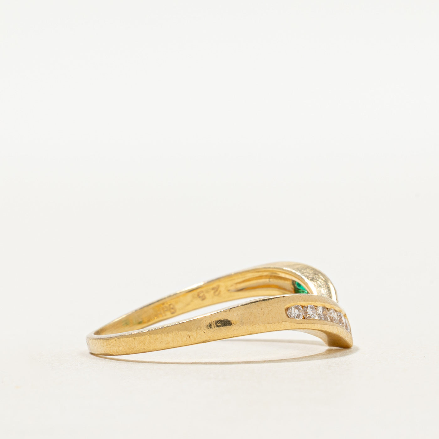 18k Channel Set Emerald & Diamond Chevron Ring | 0.15ctw, 0.10ctw | SZ 7.75