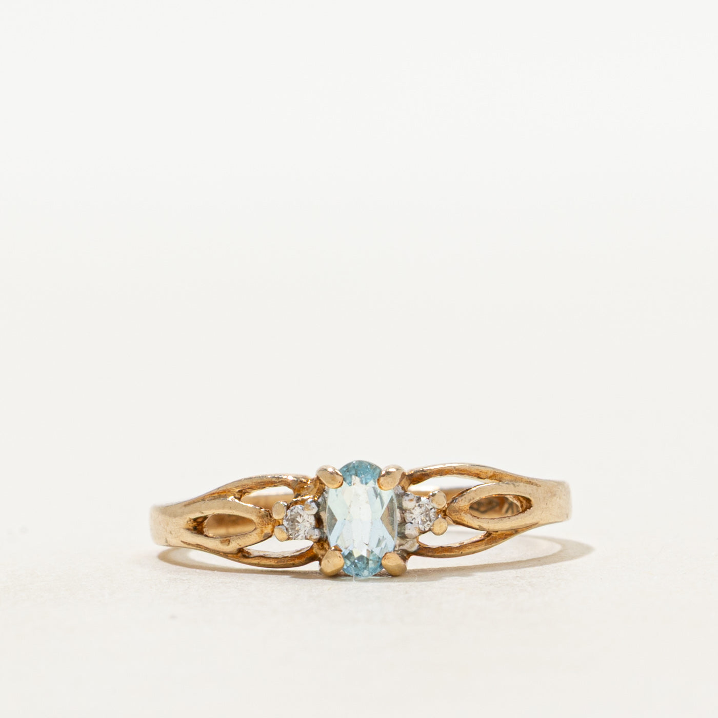Aquamarine & Diamond Openwork Ring | 0.24ct, 0.03ct | SZ 6.5