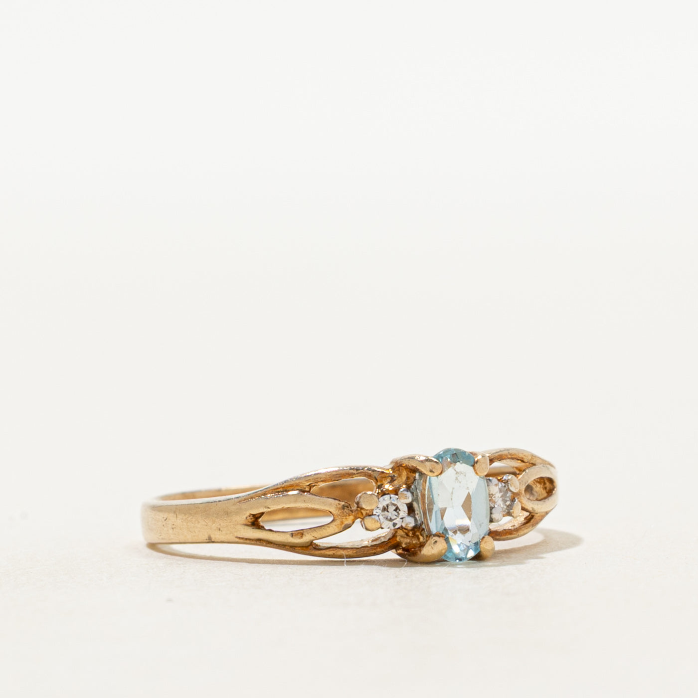 Aquamarine & Diamond Openwork Ring | 0.24ct, 0.03ct | SZ 6.5