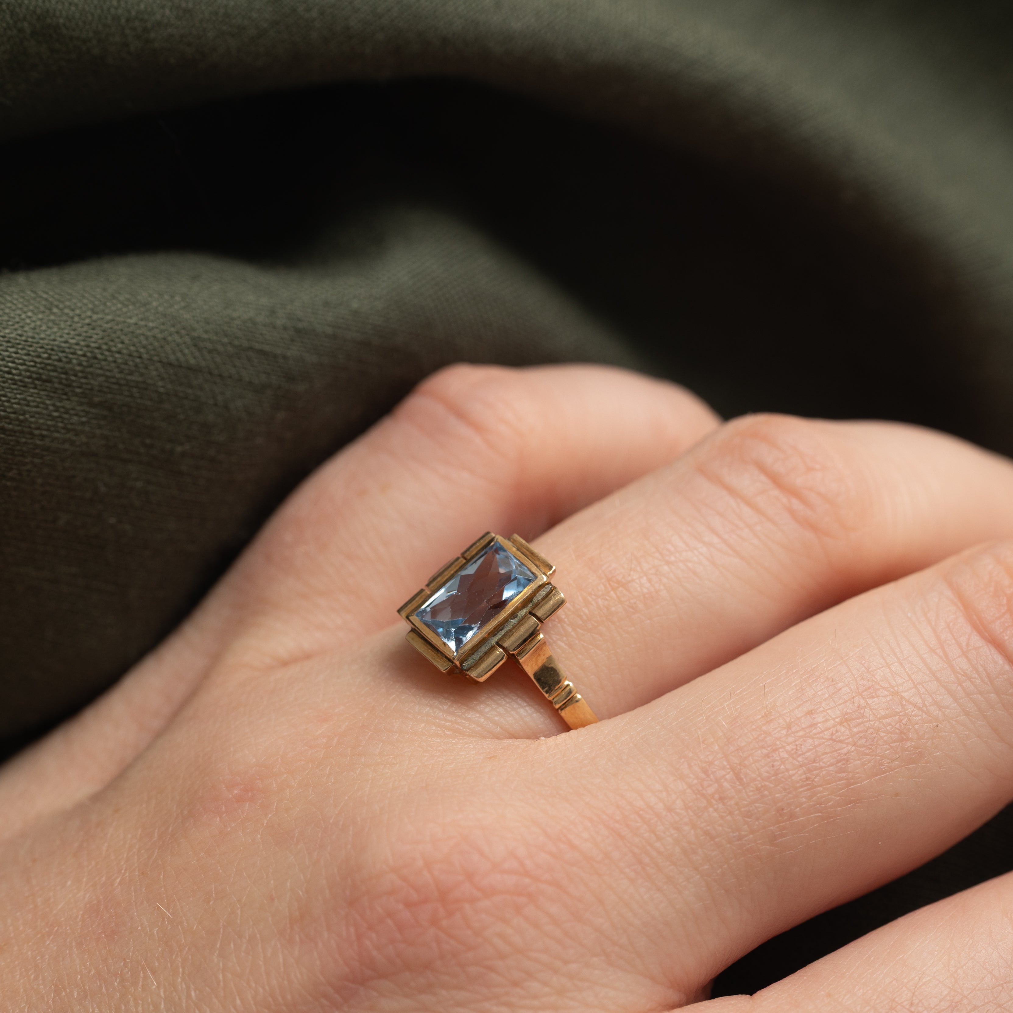 Solitaire Synthetic Spinel Ring | 4.70ct | SZ 7.5