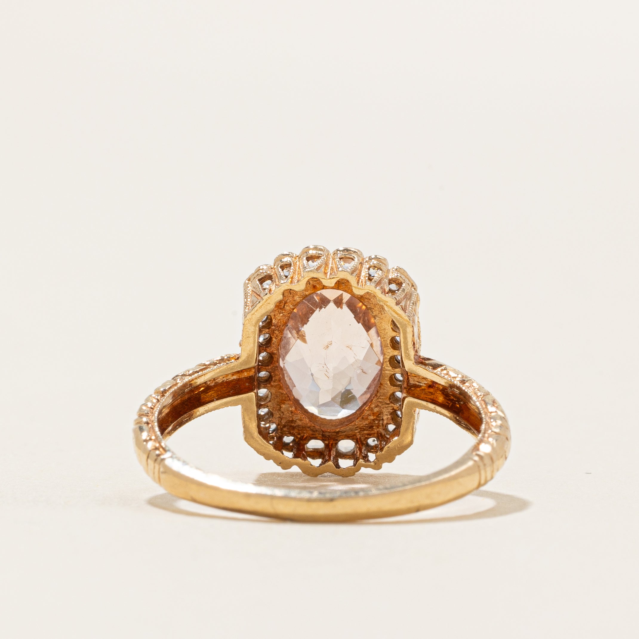 Bague gravée avec halo de morganite et saphir blanc | 2,00 ct | Taille 8