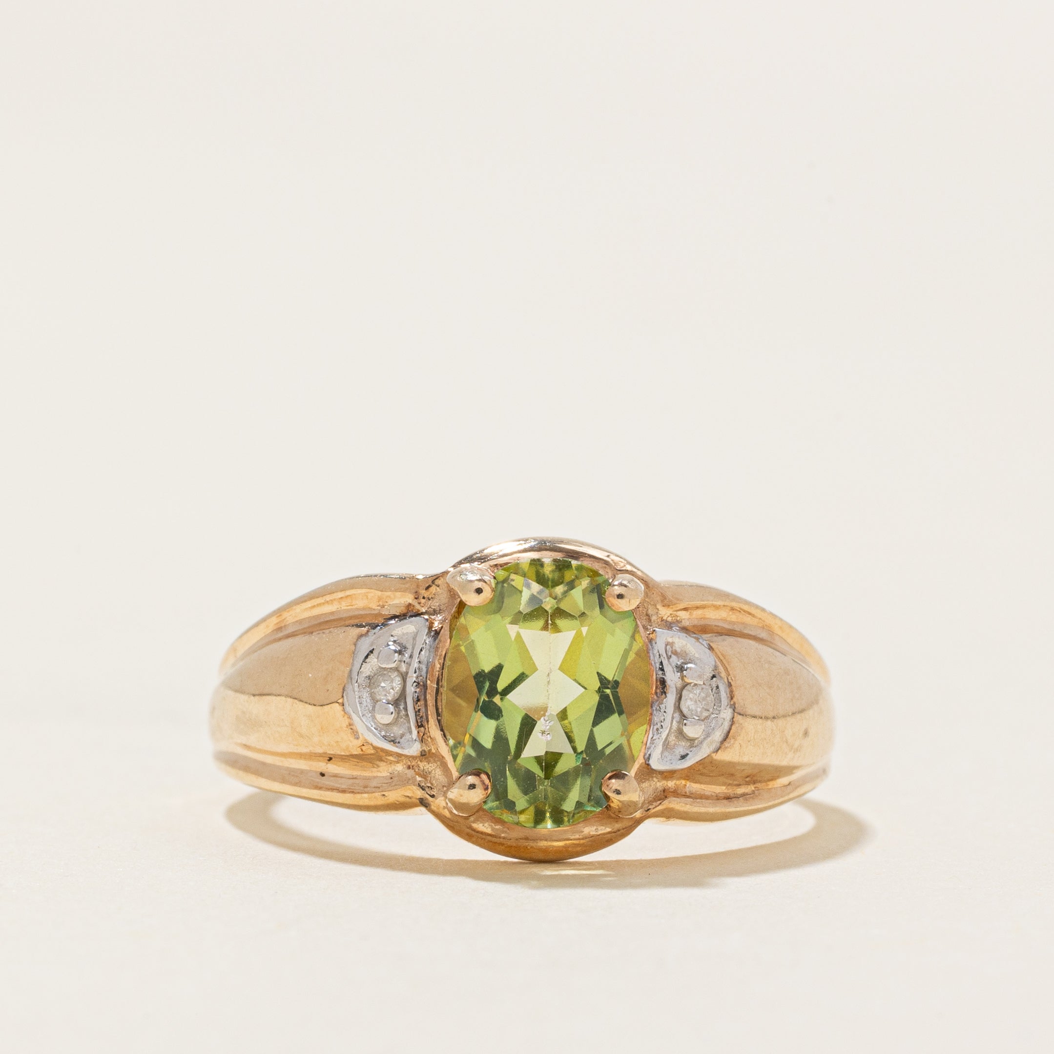 Peridot & Diamond Accented Grooved Ring | 1.50ct, 0.01ctw | SZ 7