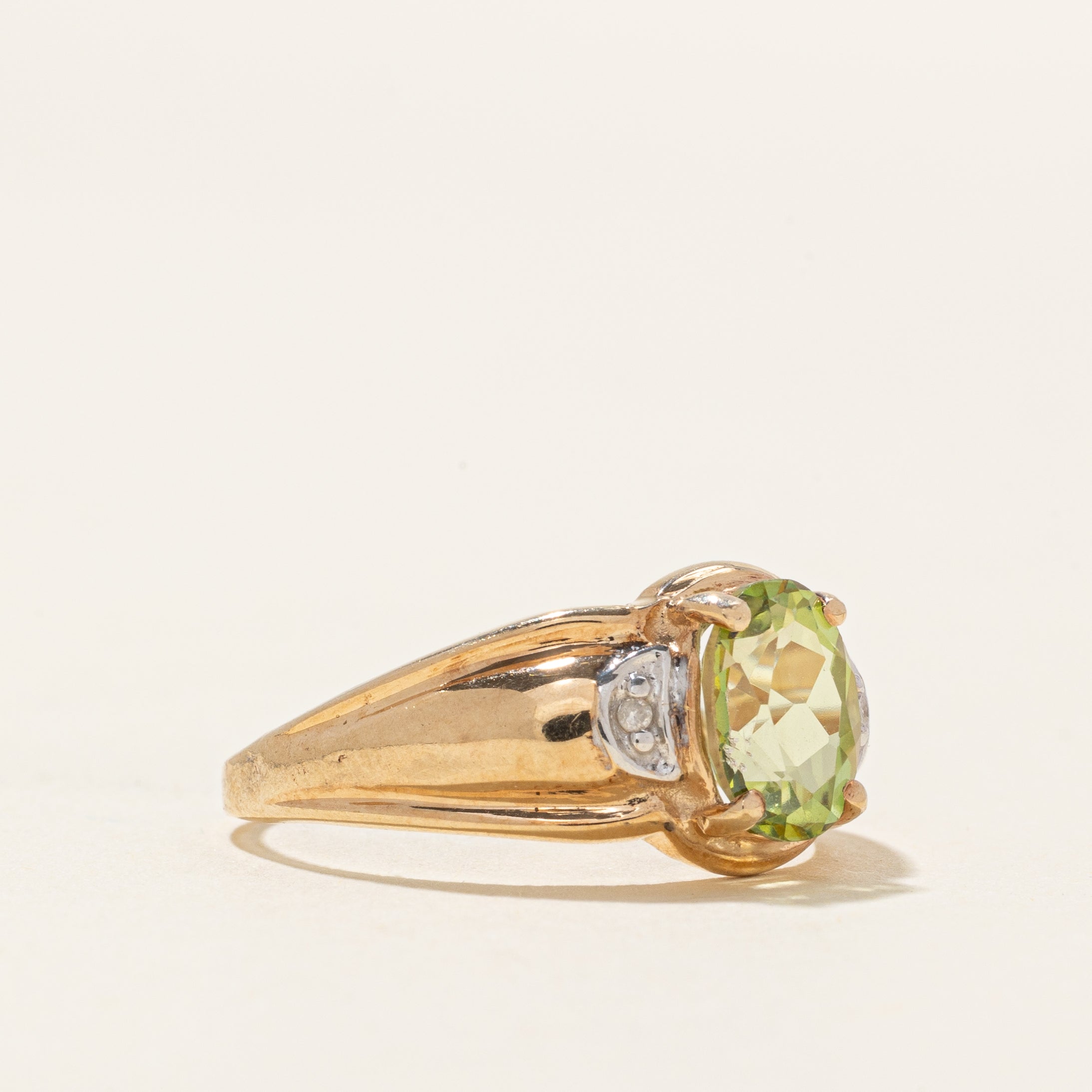 Peridot & Diamond Accented Grooved Ring | 1.50ct, 0.01ctw | SZ 7