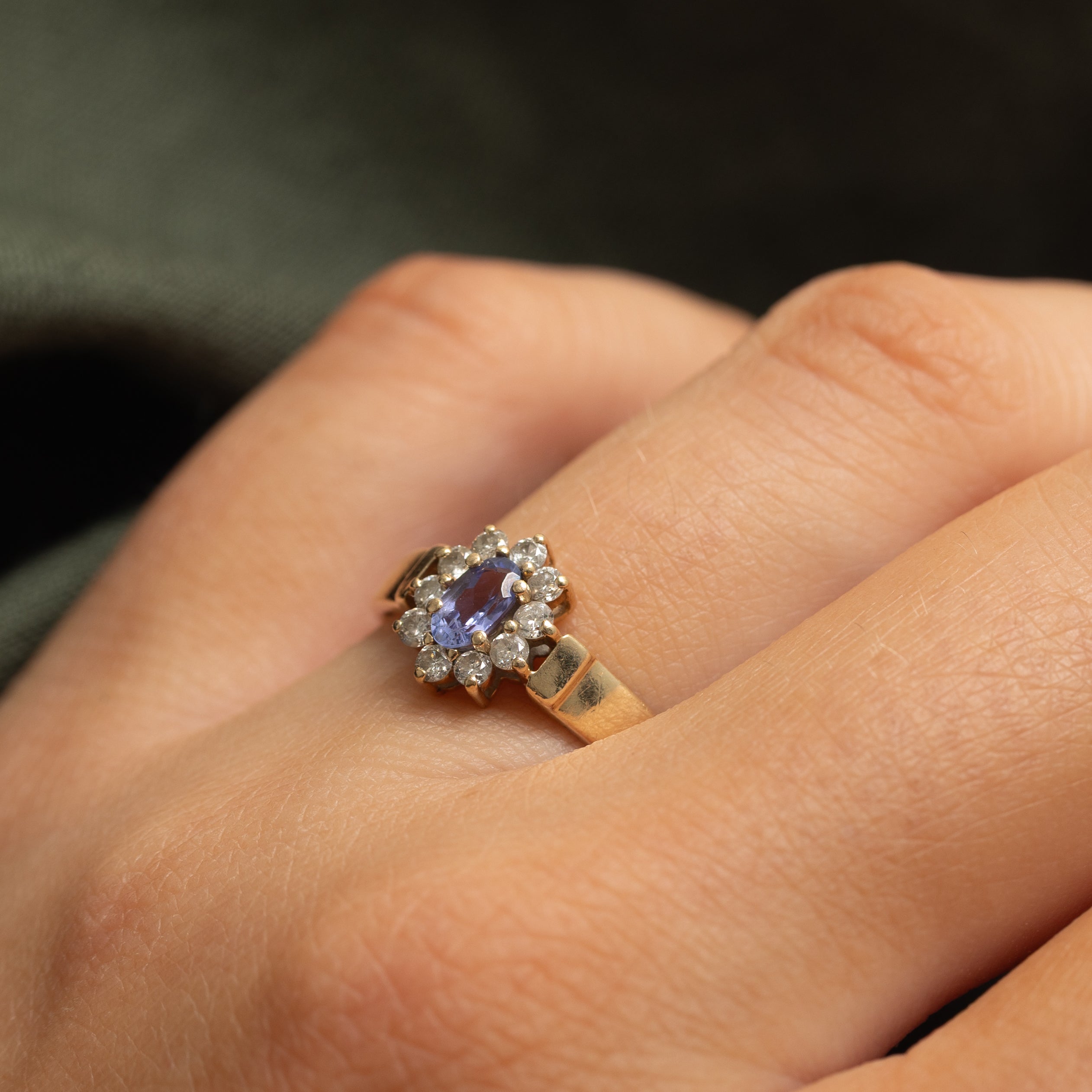 Oval Cut Tanzanite & Diamond Petal Ring | 0.20ct, 0.20ctw | SZ 6.75