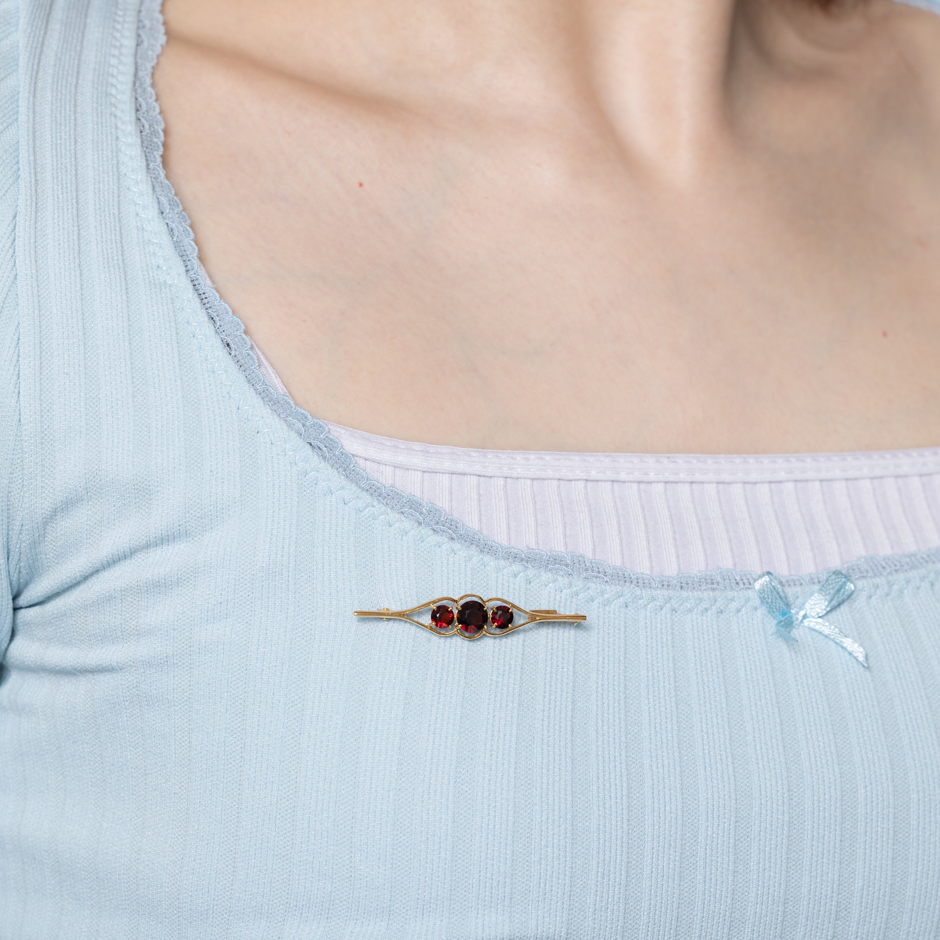 18k Three-Stone Garnet Openwork Brooch | 2.00ctw