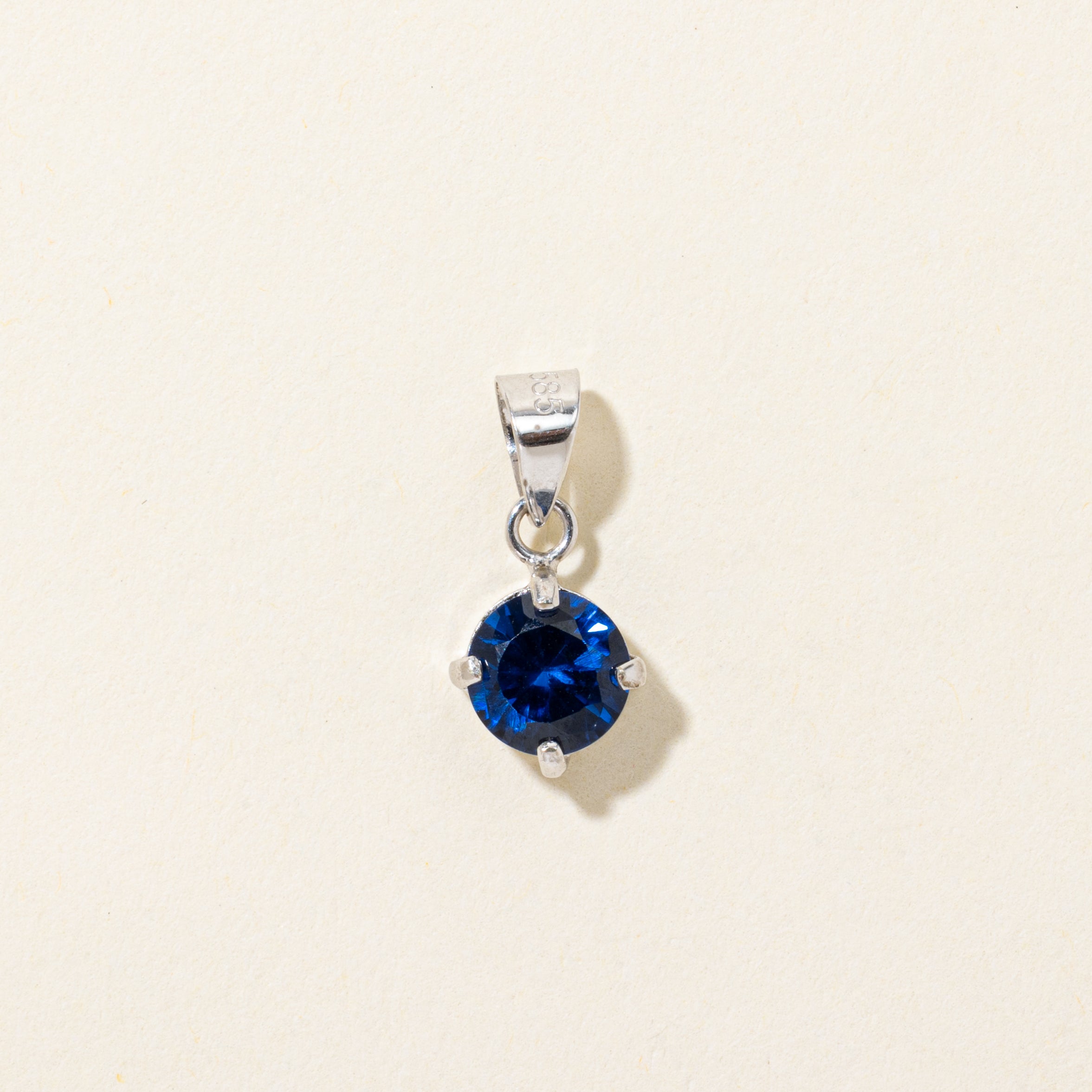Basket Set Synthetic Sapphire Pendant | 0.72ct