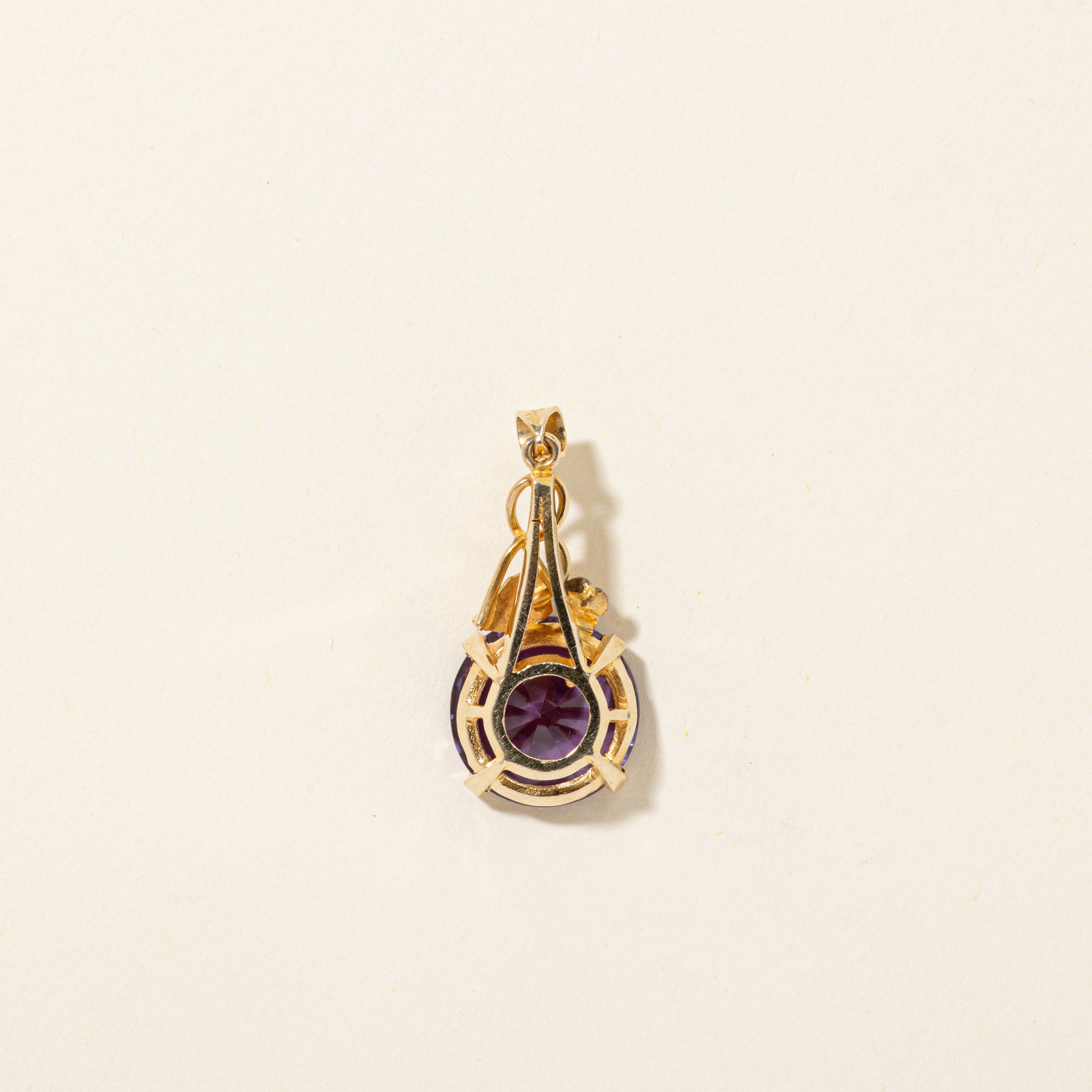 Basket Set Synthetic Colour-Changing Sapphire Floral Pendant | 11.00ct